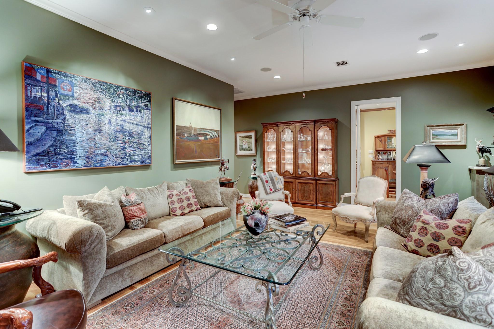 130 Park Laureate