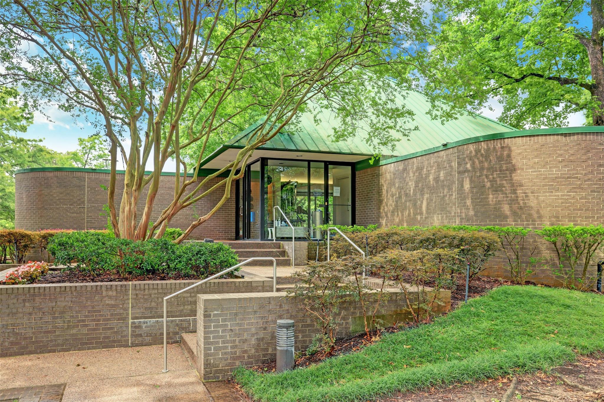 130 Park Laureate