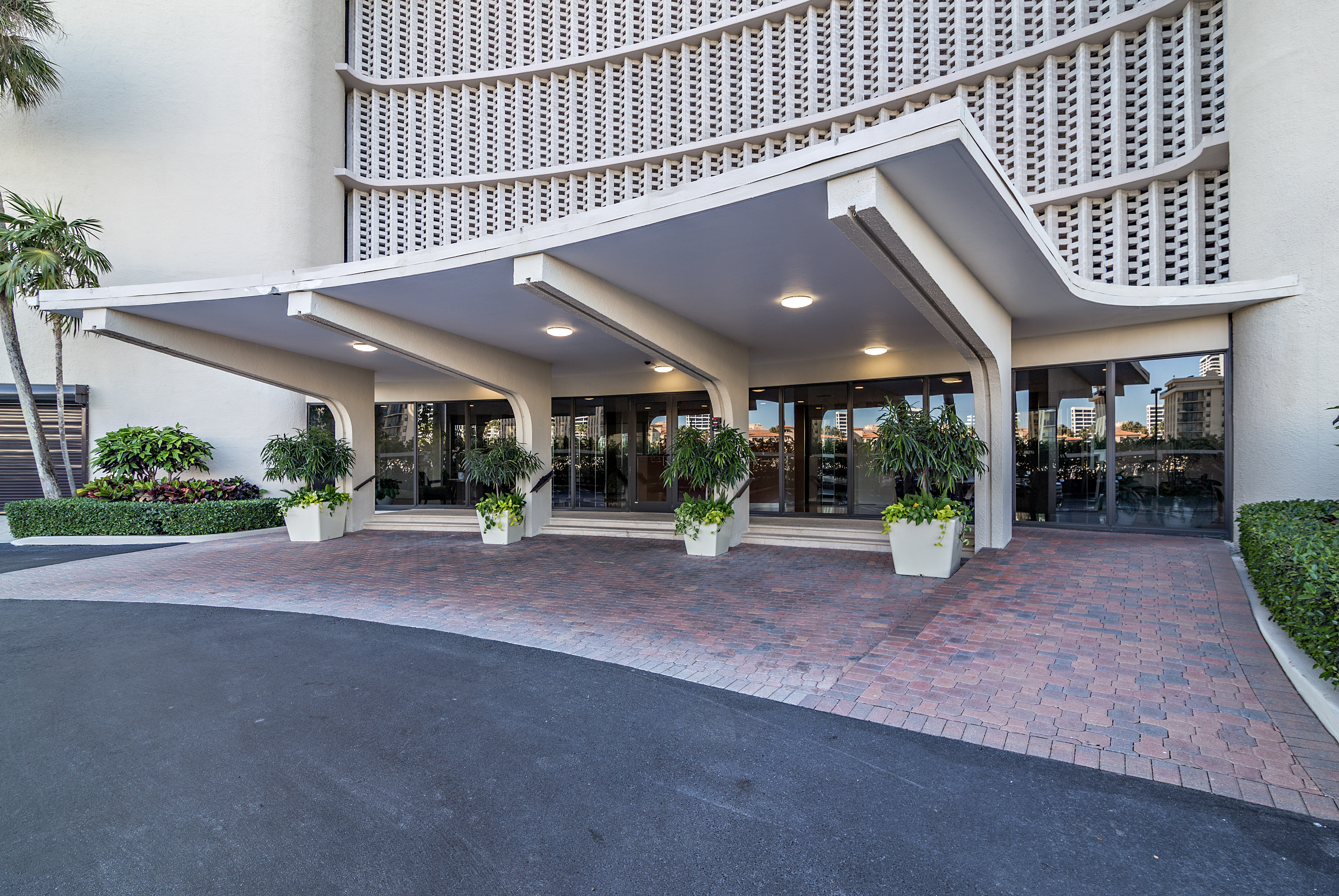 1200 S Flagler Drive 901