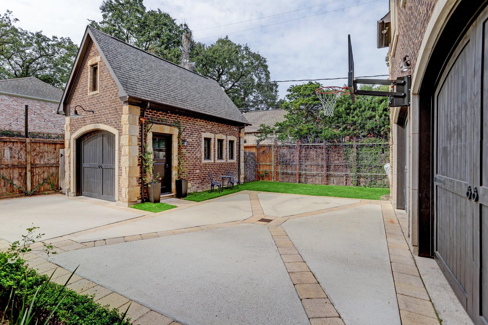 3050 Reba Drive