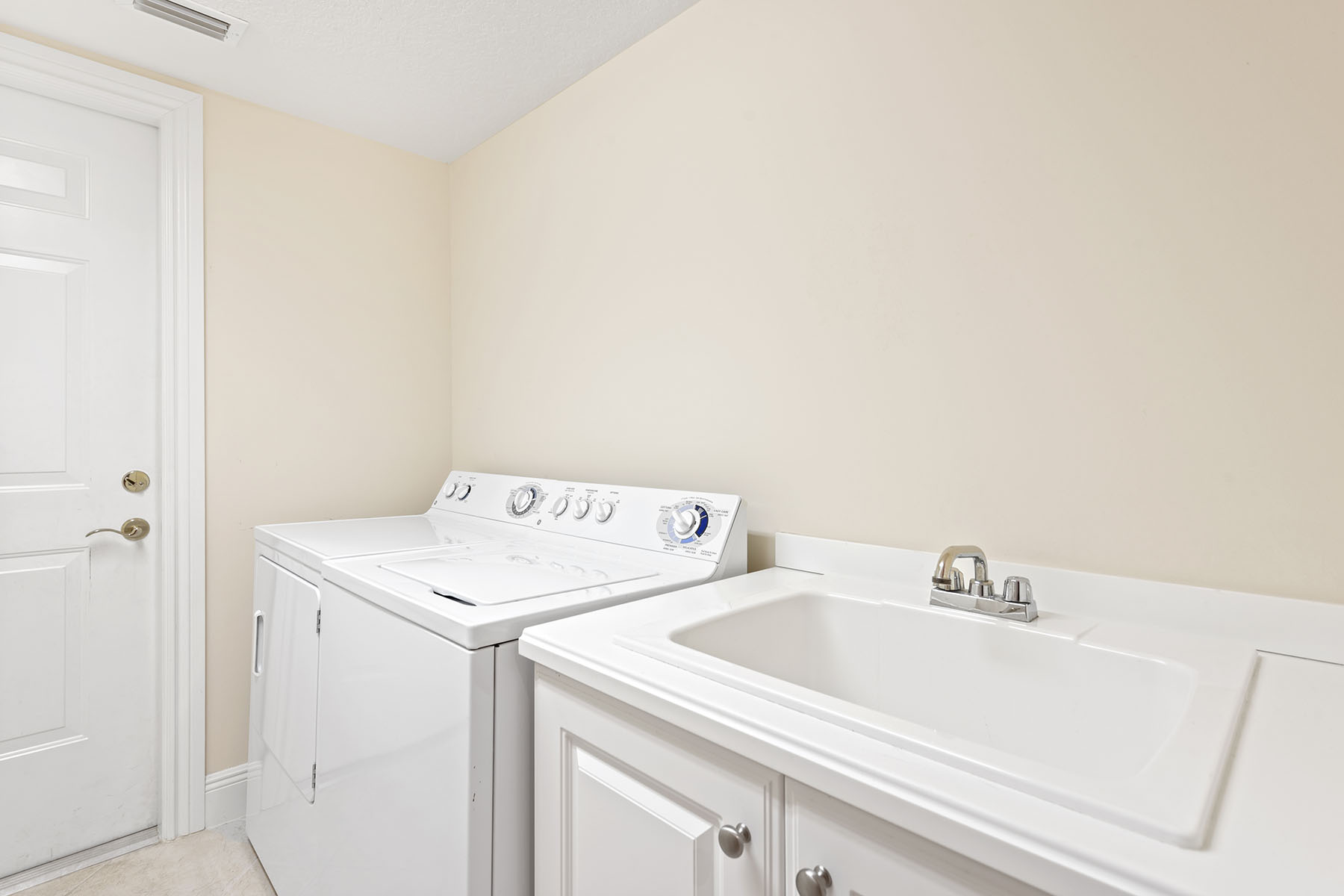 9238 Tesoro Lane , 101