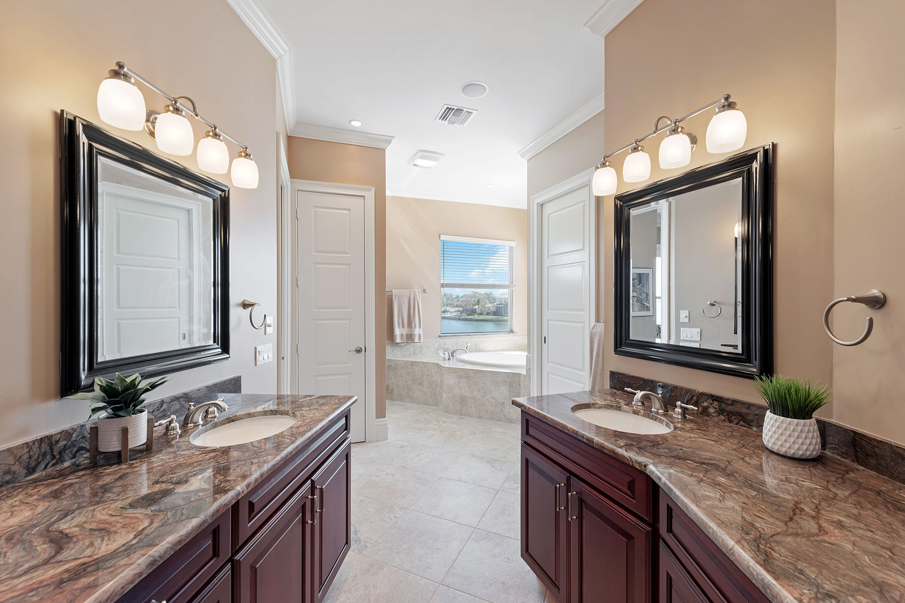 739 Fairlawn Court