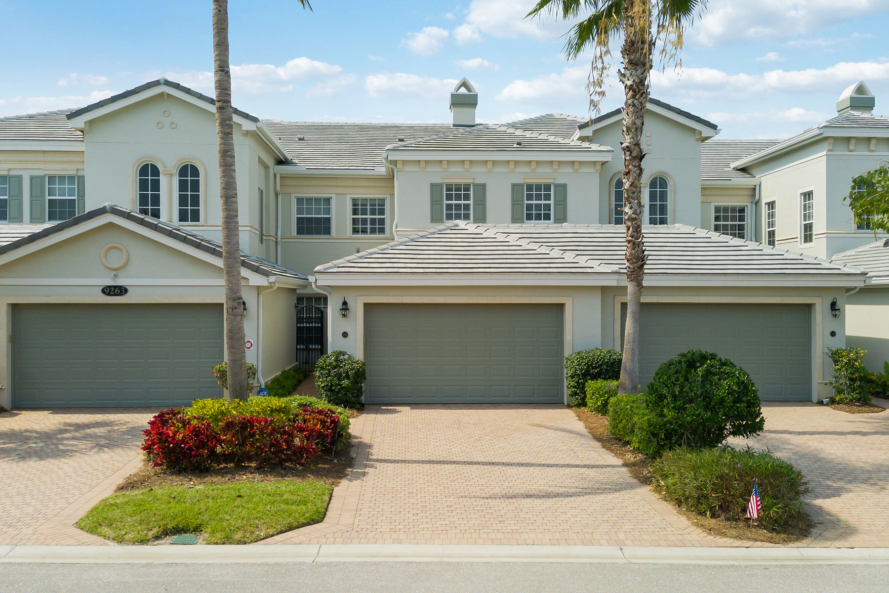9263 Museo Circle , 202