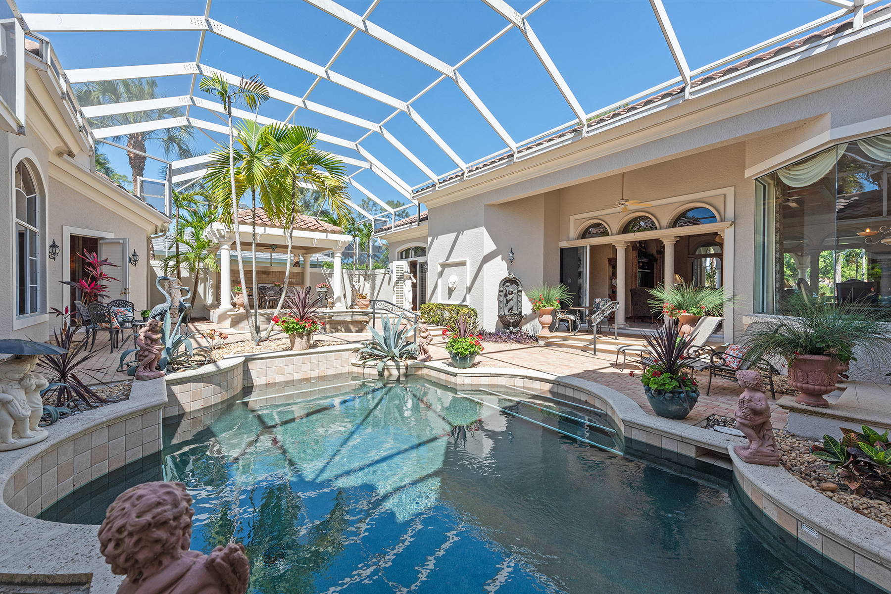 5055 Groveland Terrace
