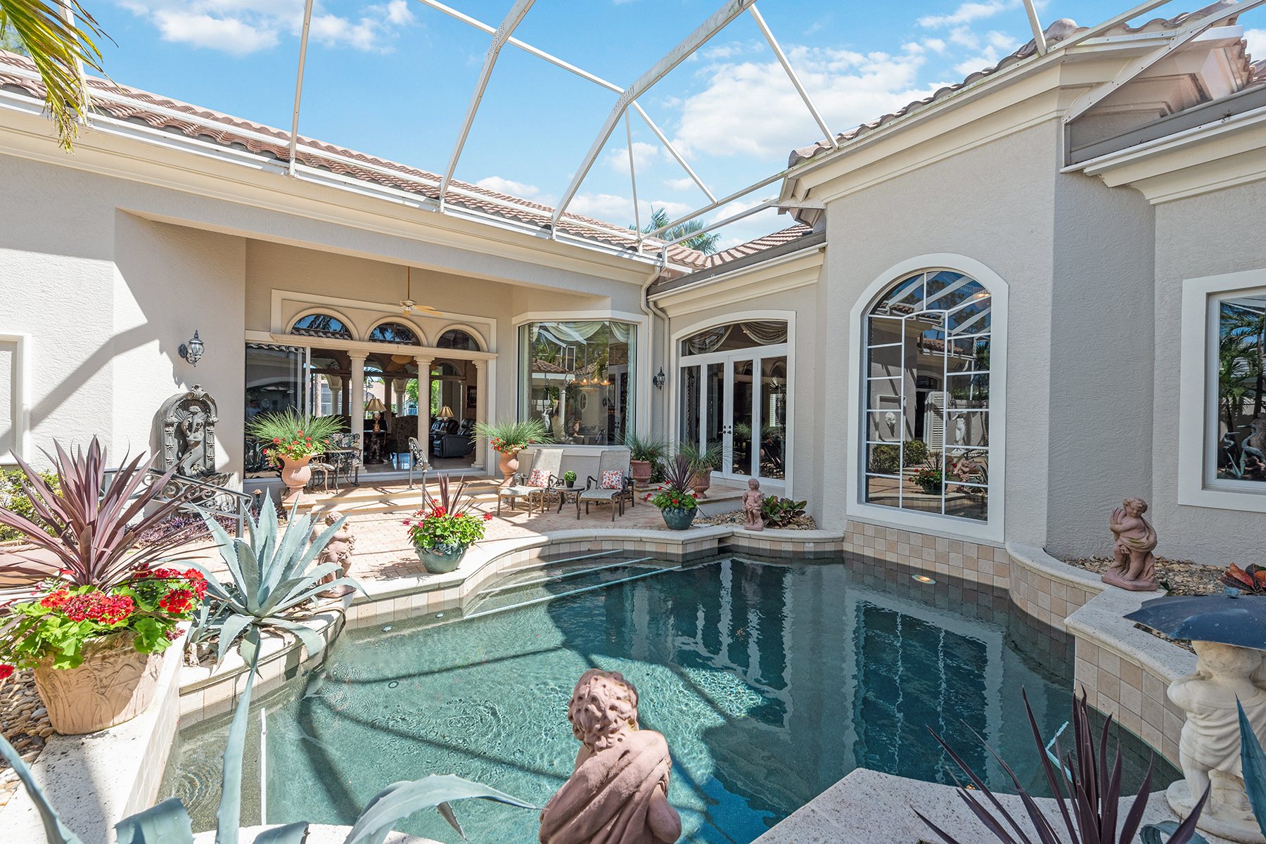 5055 Groveland Terrace