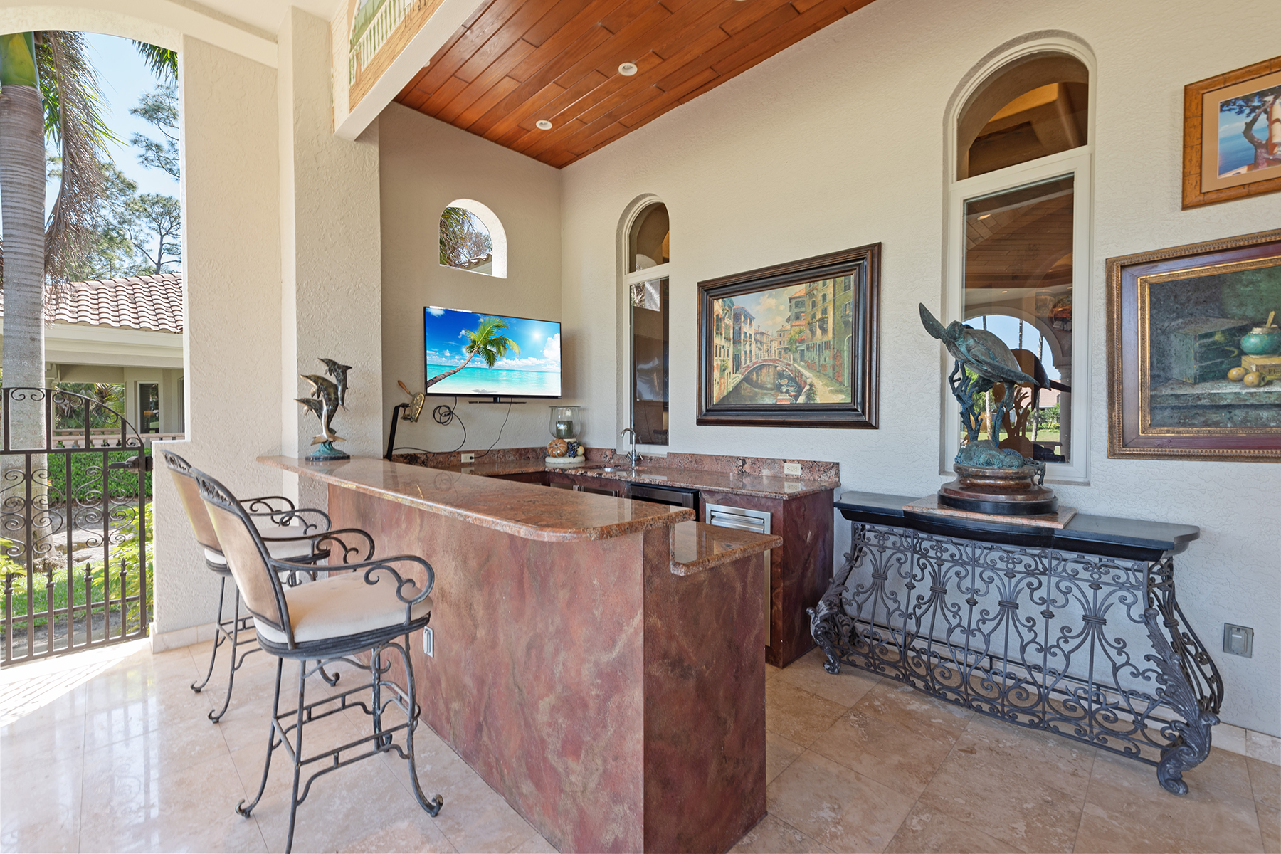 5055 Groveland Terrace