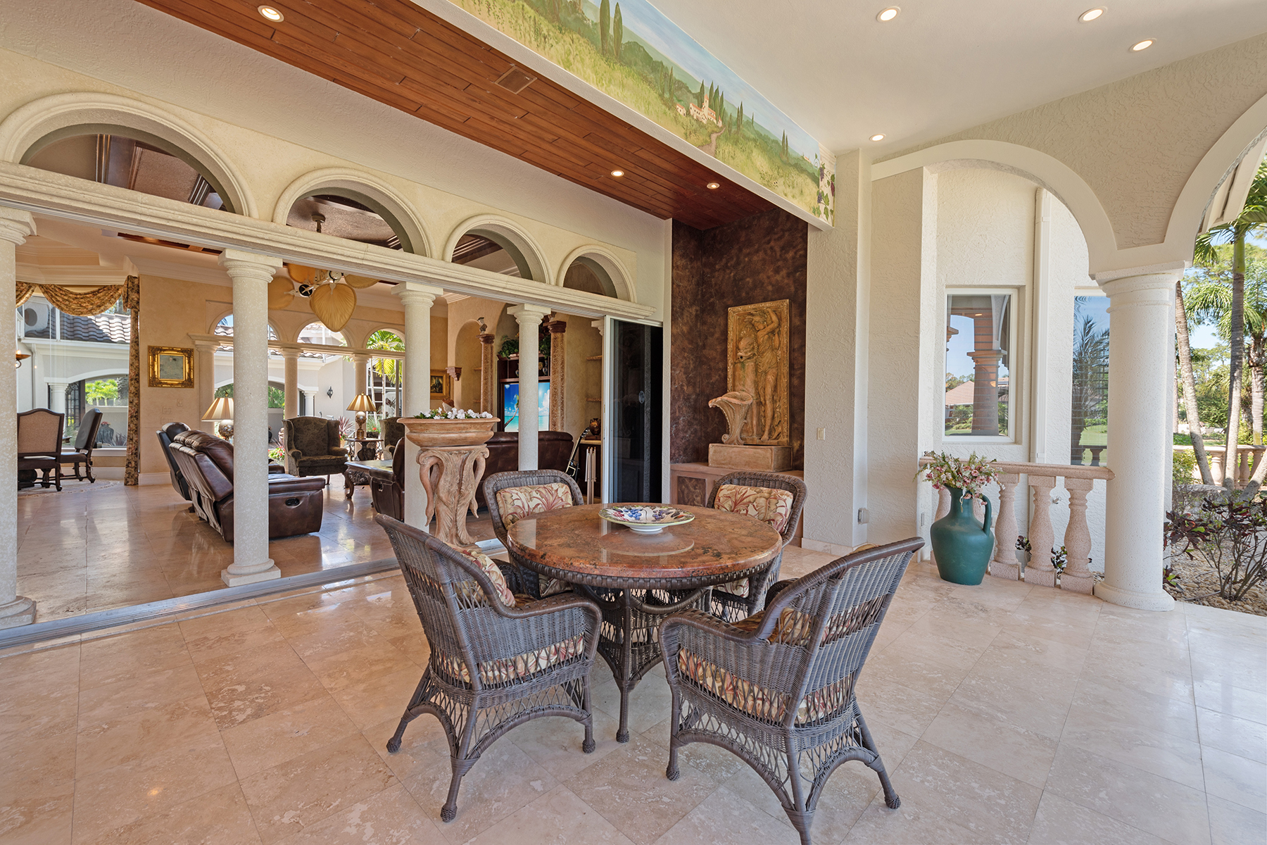 5055 Groveland Terrace