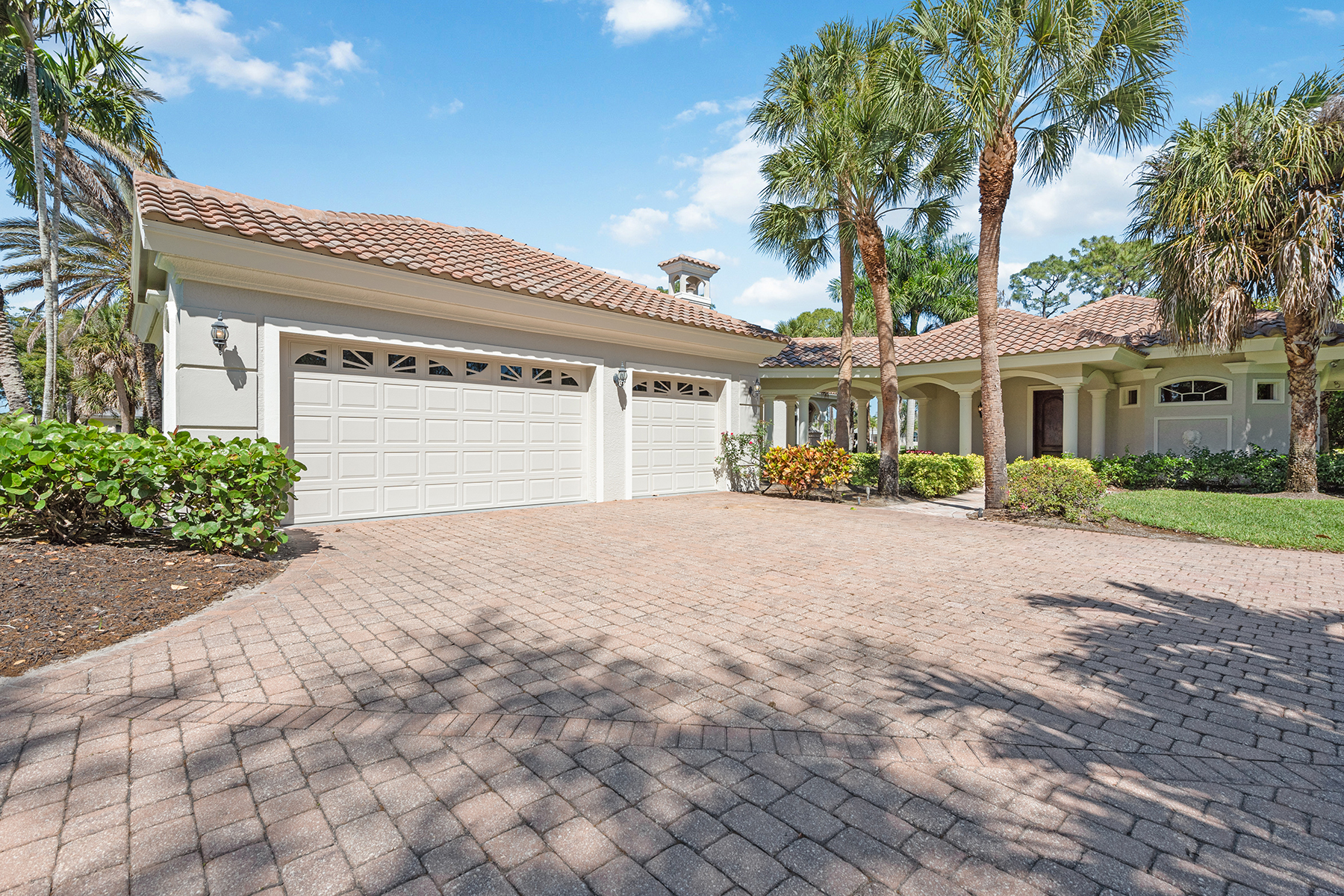 5055 Groveland Terrace