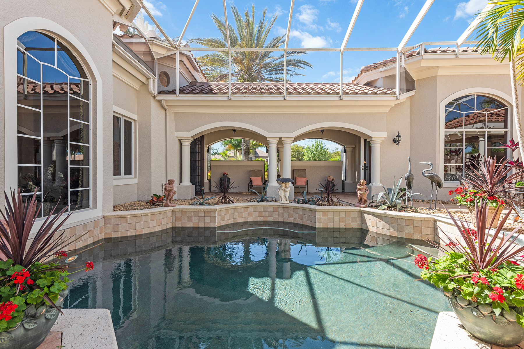 5055 Groveland Terrace