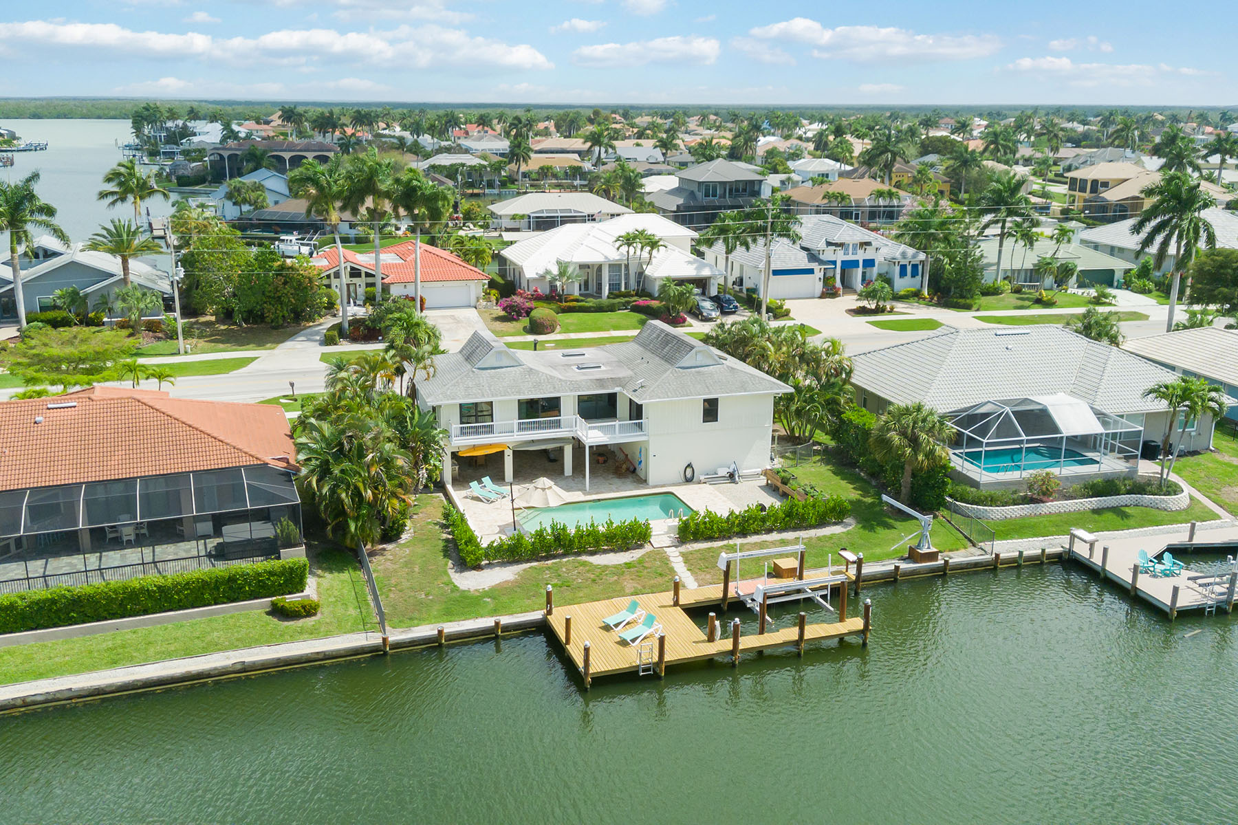 252 Barfield Drive N