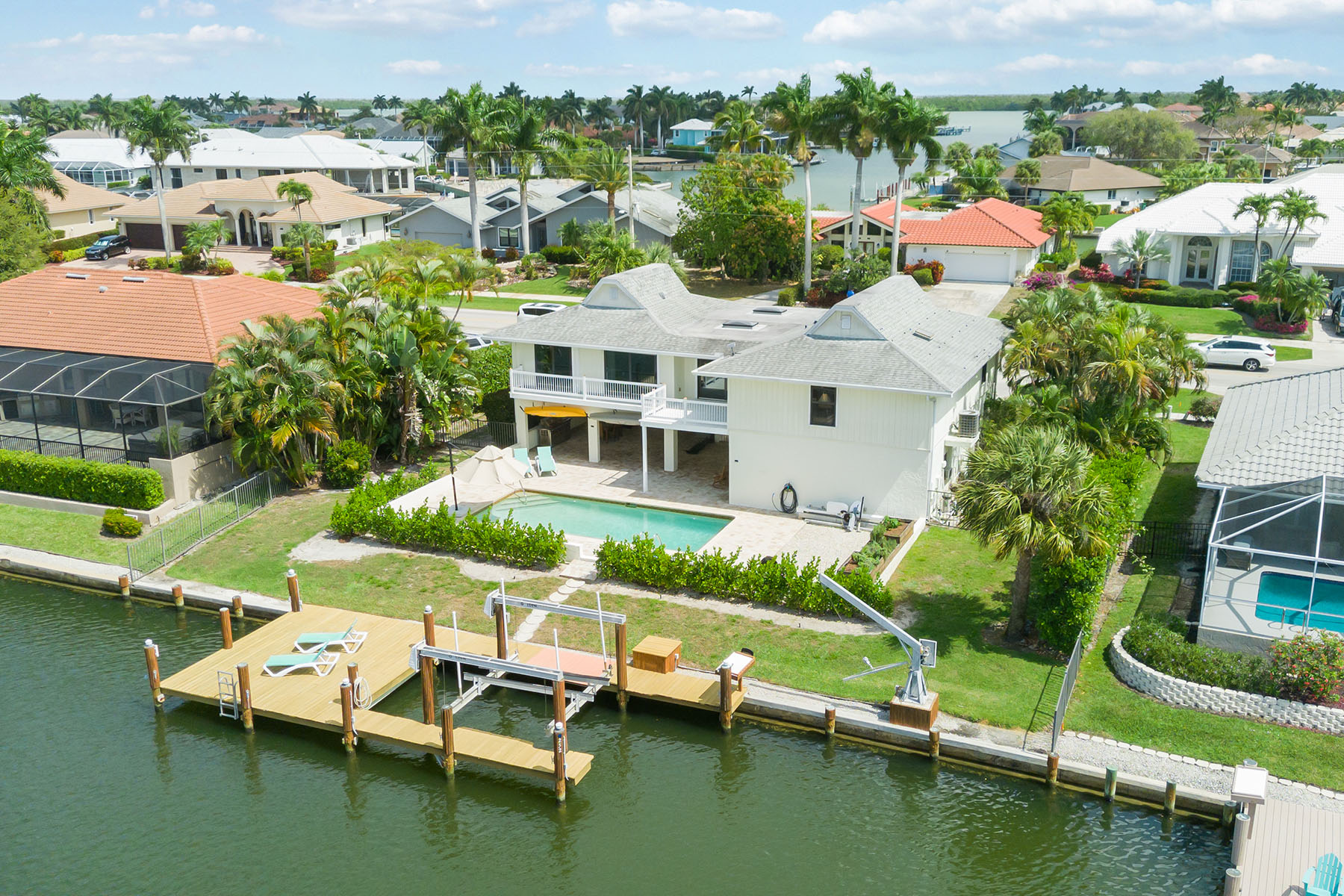 252 Barfield Drive N
