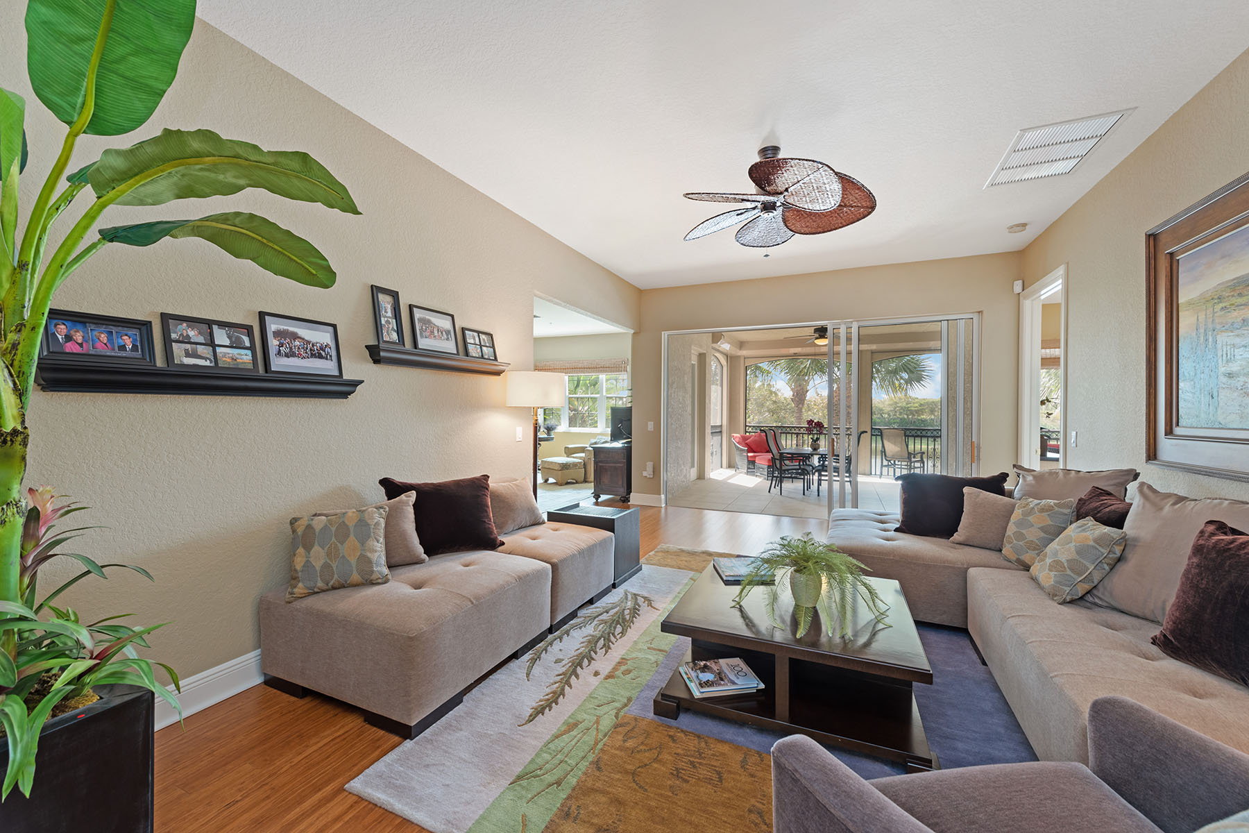 9206 Museo Circle , 203