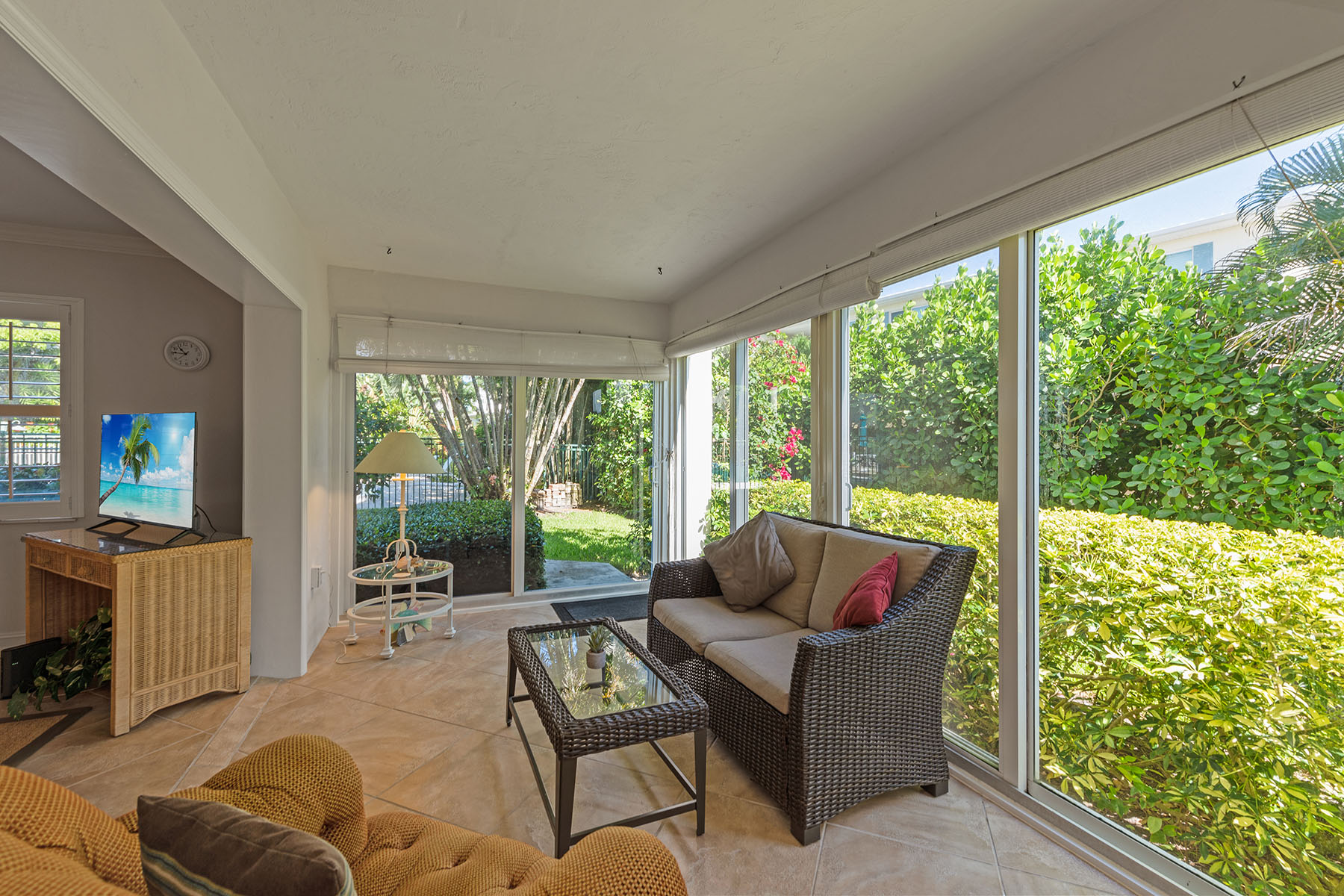 1930 Gulf Shore Boulevard N , D101
