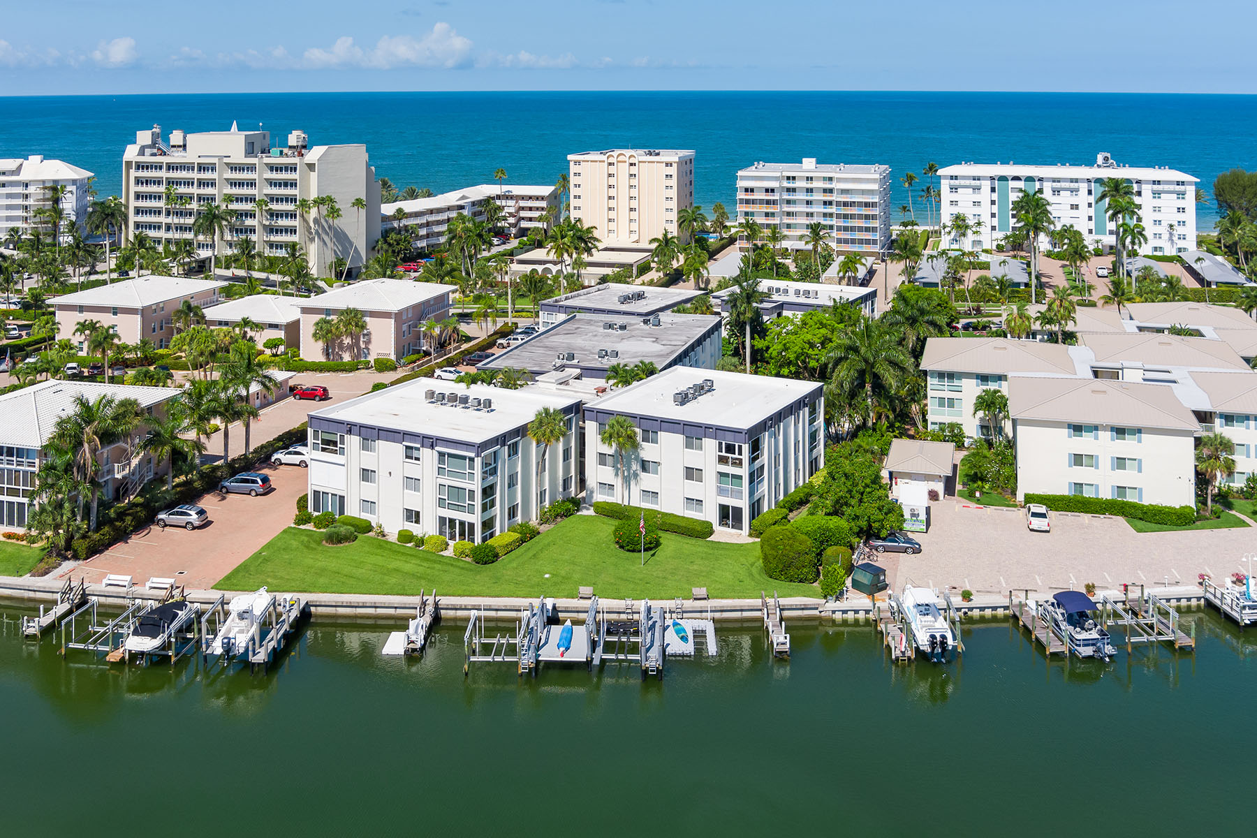 1930 Gulf Shore Boulevard N , D101