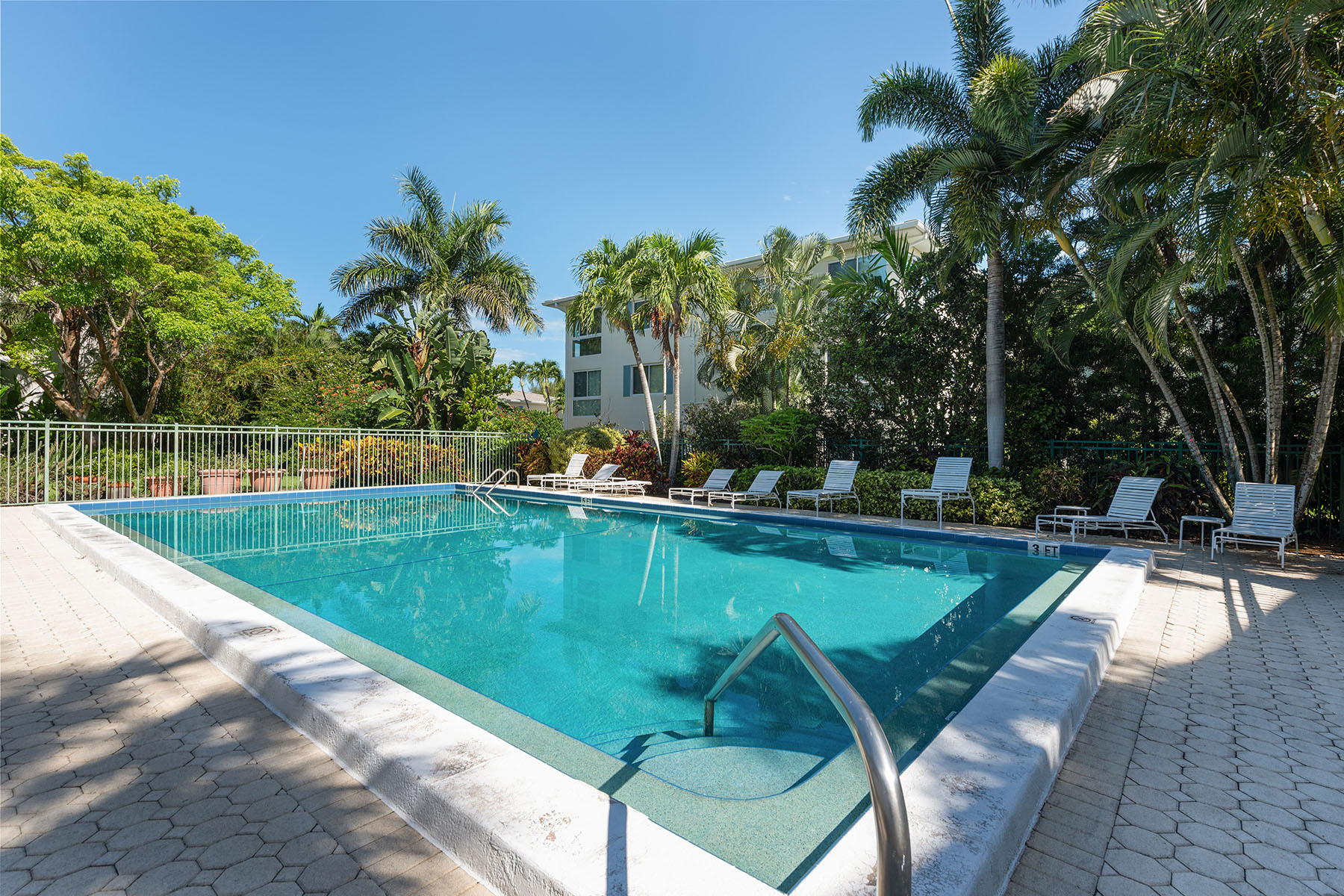 1930 Gulf Shore Boulevard N , D101