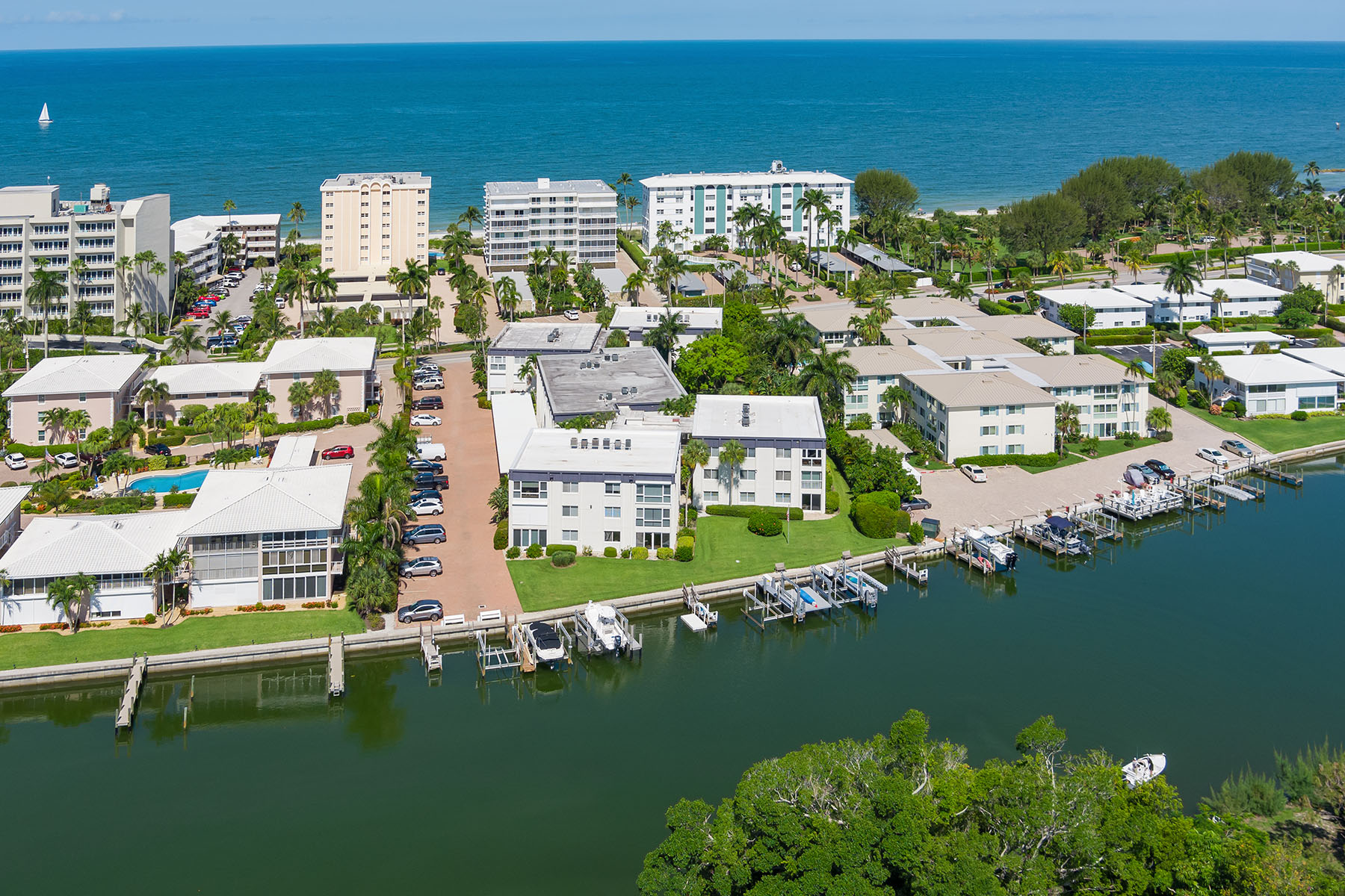 1930 Gulf Shore Boulevard N , D101