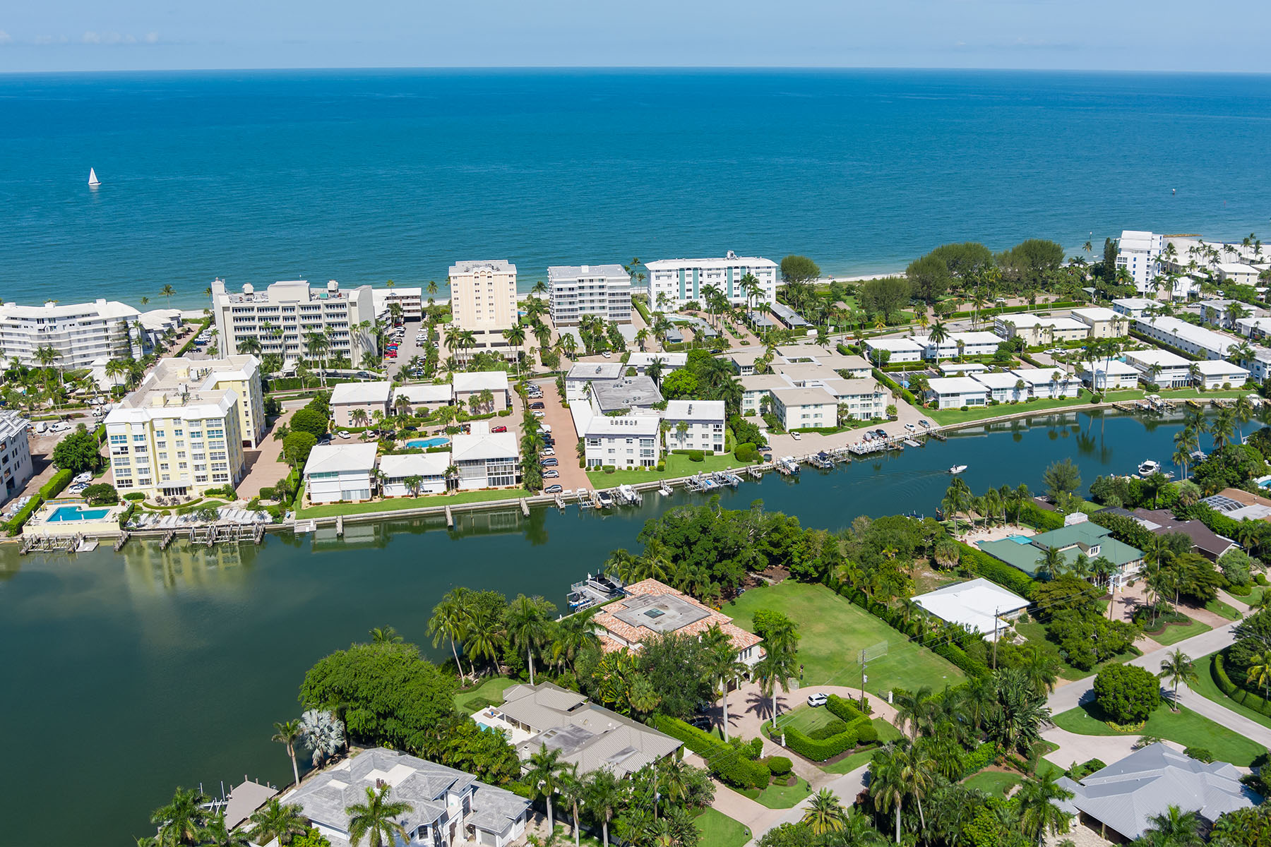 1930 Gulf Shore Boulevard N , D101