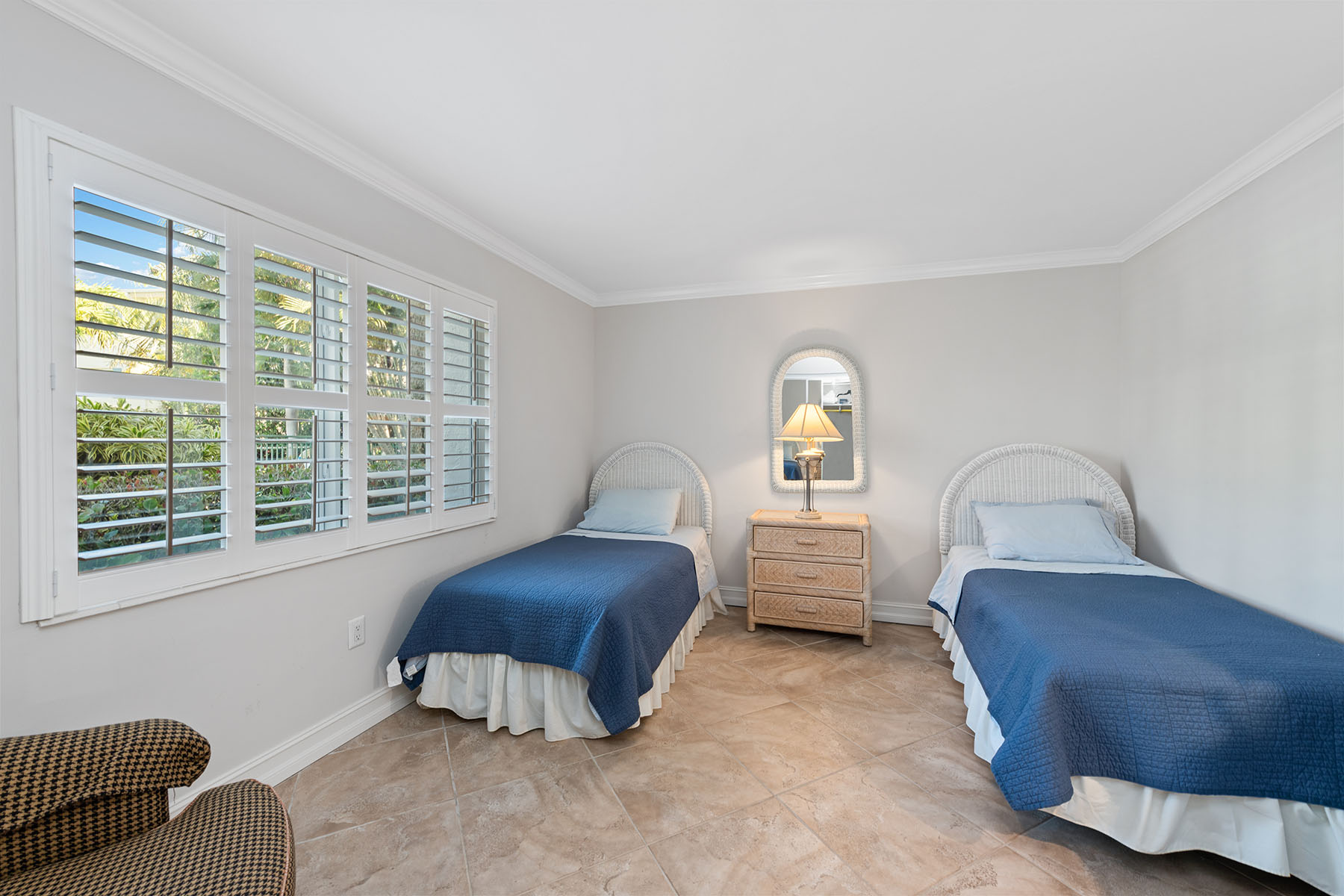 1930 Gulf Shore Boulevard N , D101