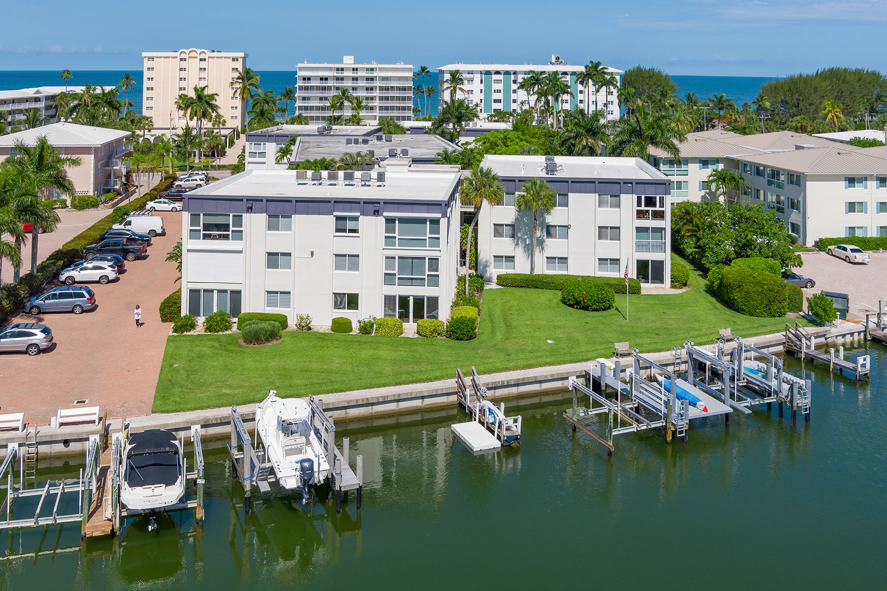 1930 Gulf Shore Boulevard N , D101