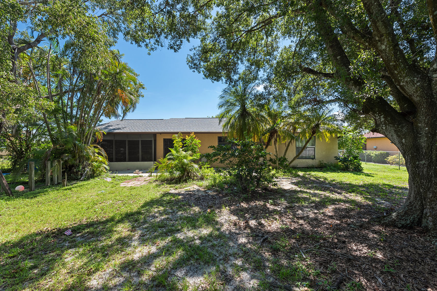 218 NE 10th Place