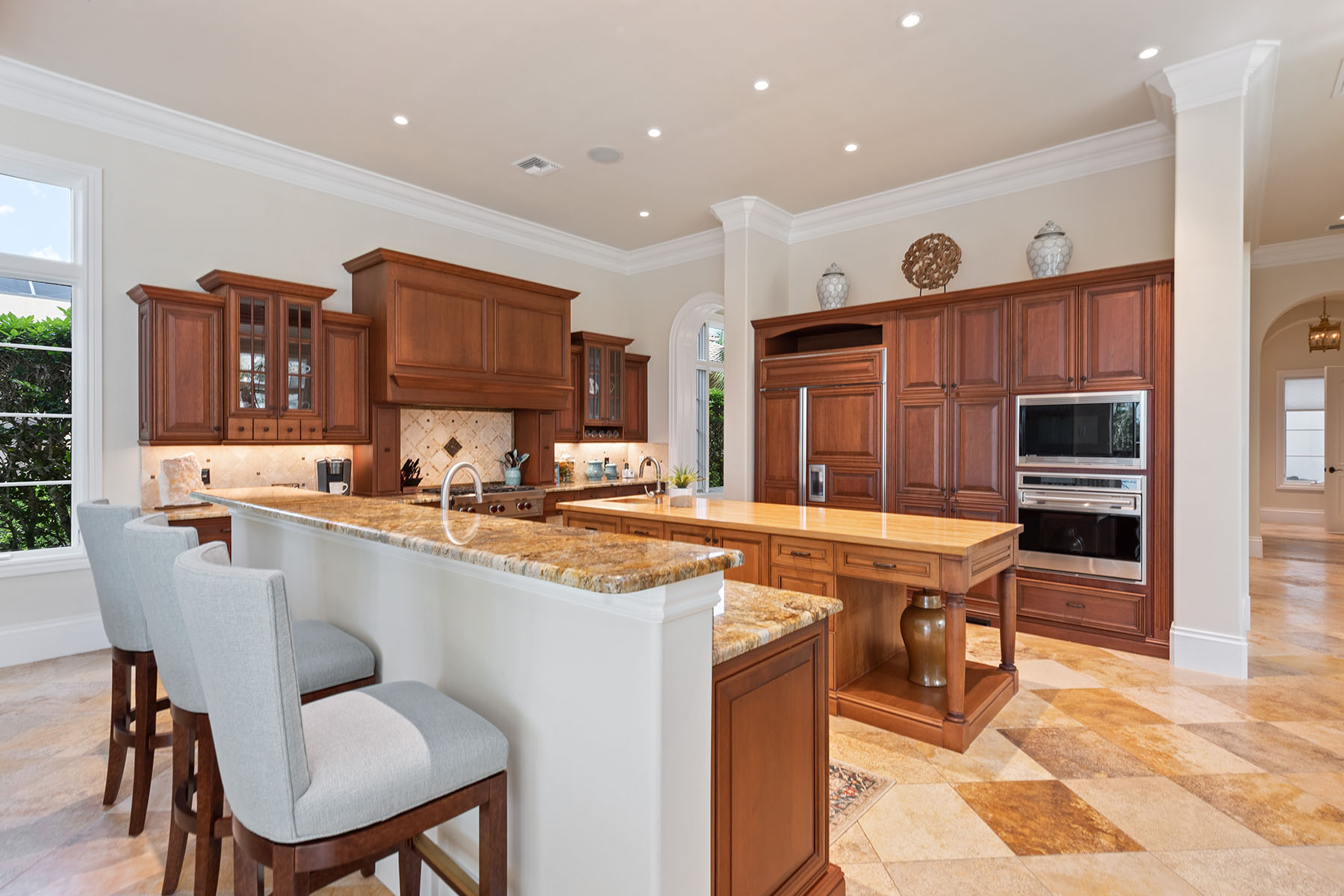 3855 Isla Del Sol Way
