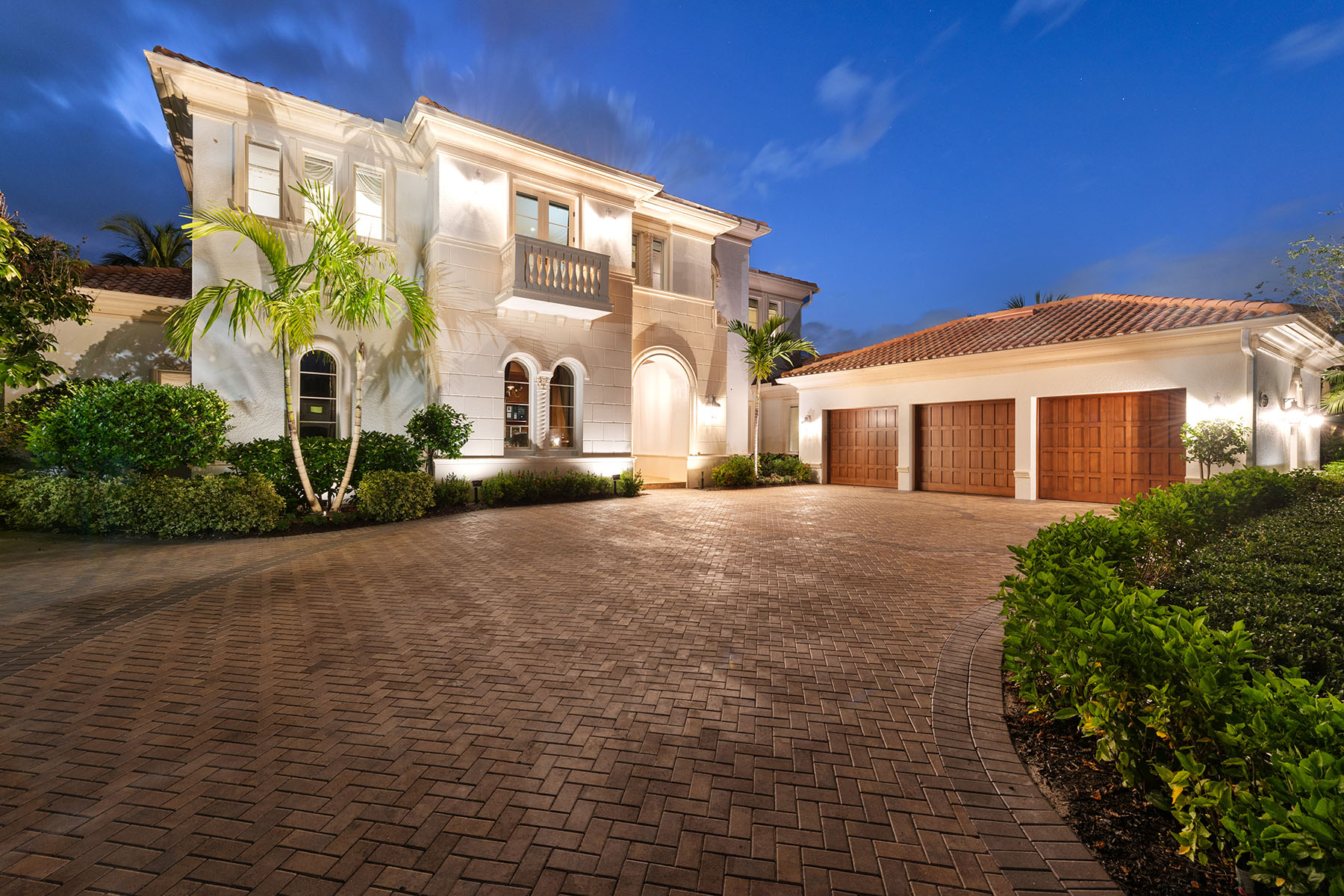 3855 Isla Del Sol Way