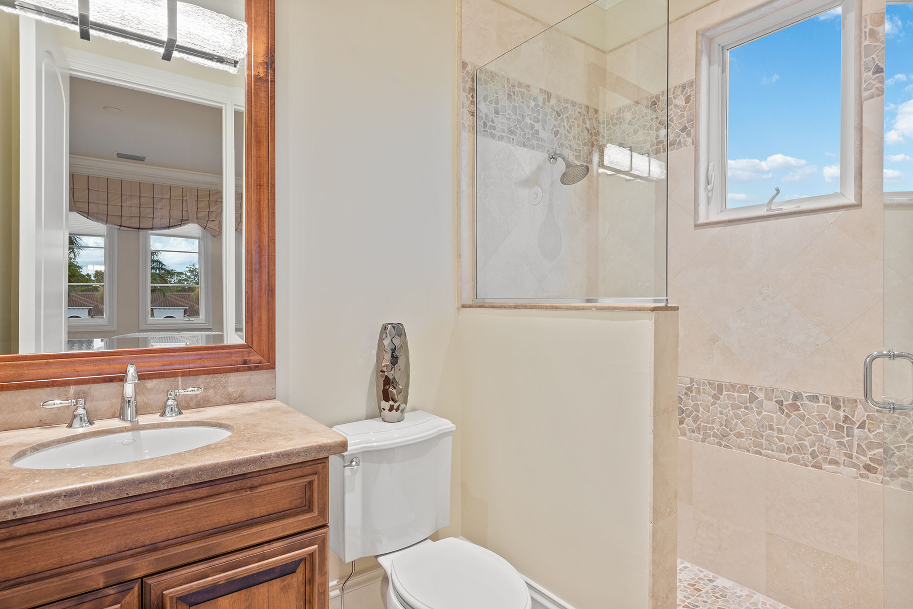 3855 Isla Del Sol Way