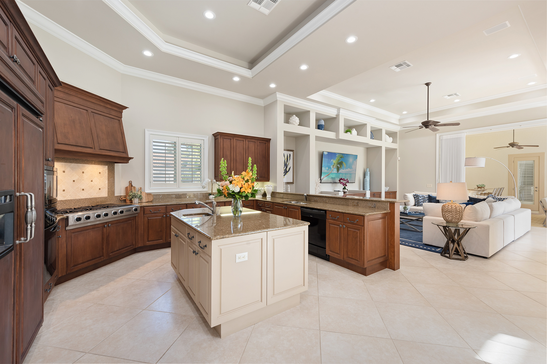 3856 Isla Del Sol Way