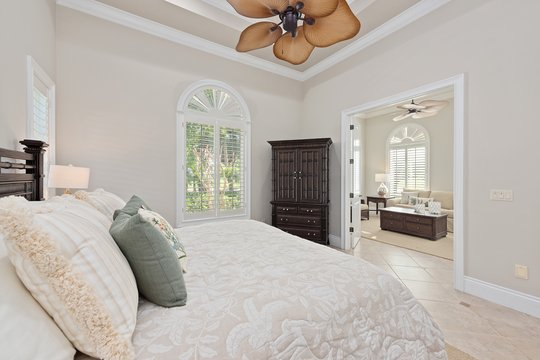 3856 Isla Del Sol Way