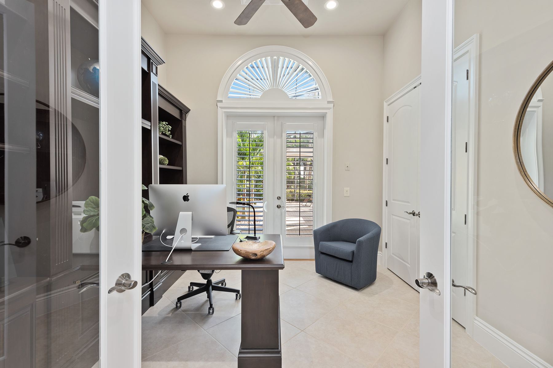 3856 Isla Del Sol Way