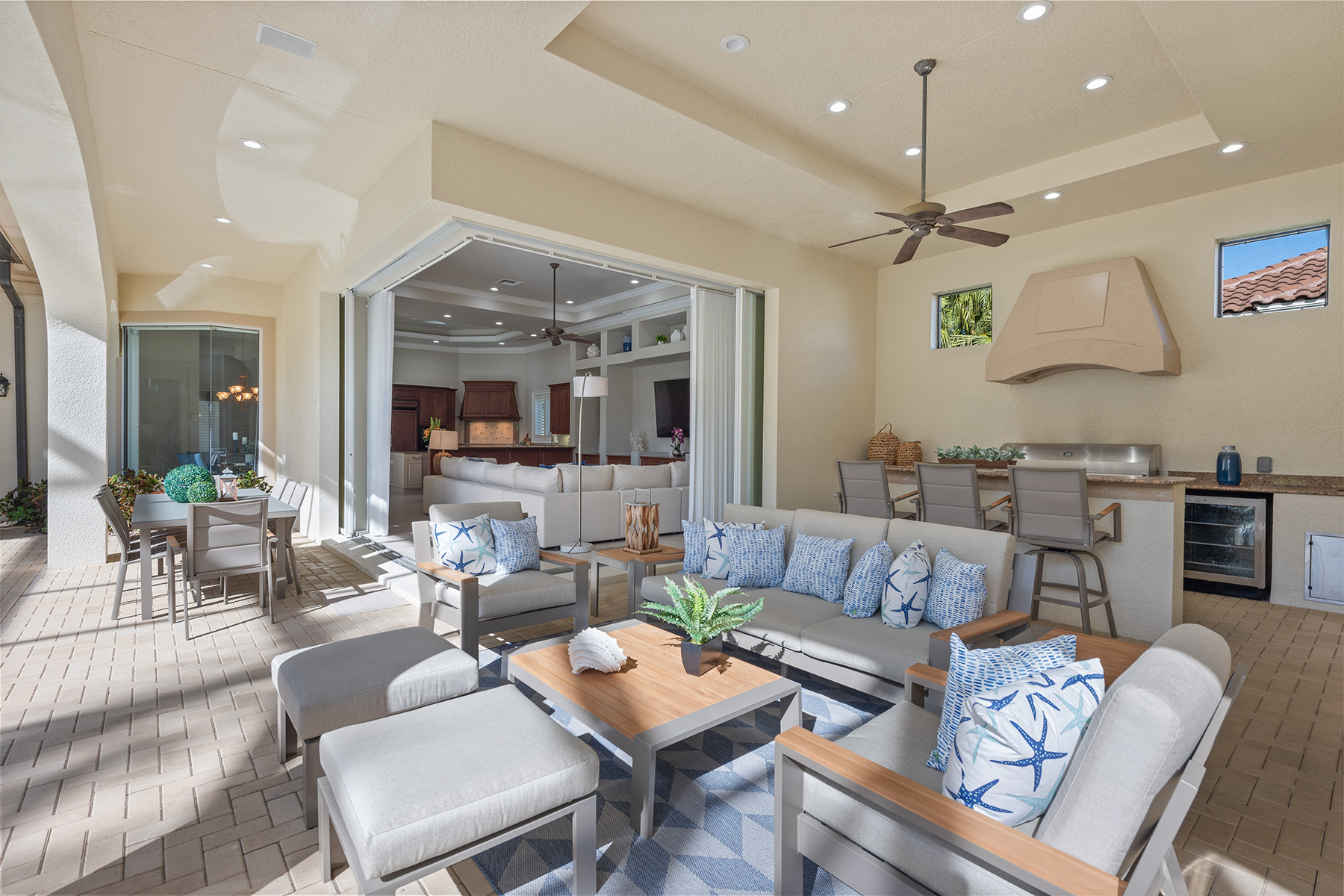 3856 Isla Del Sol Way