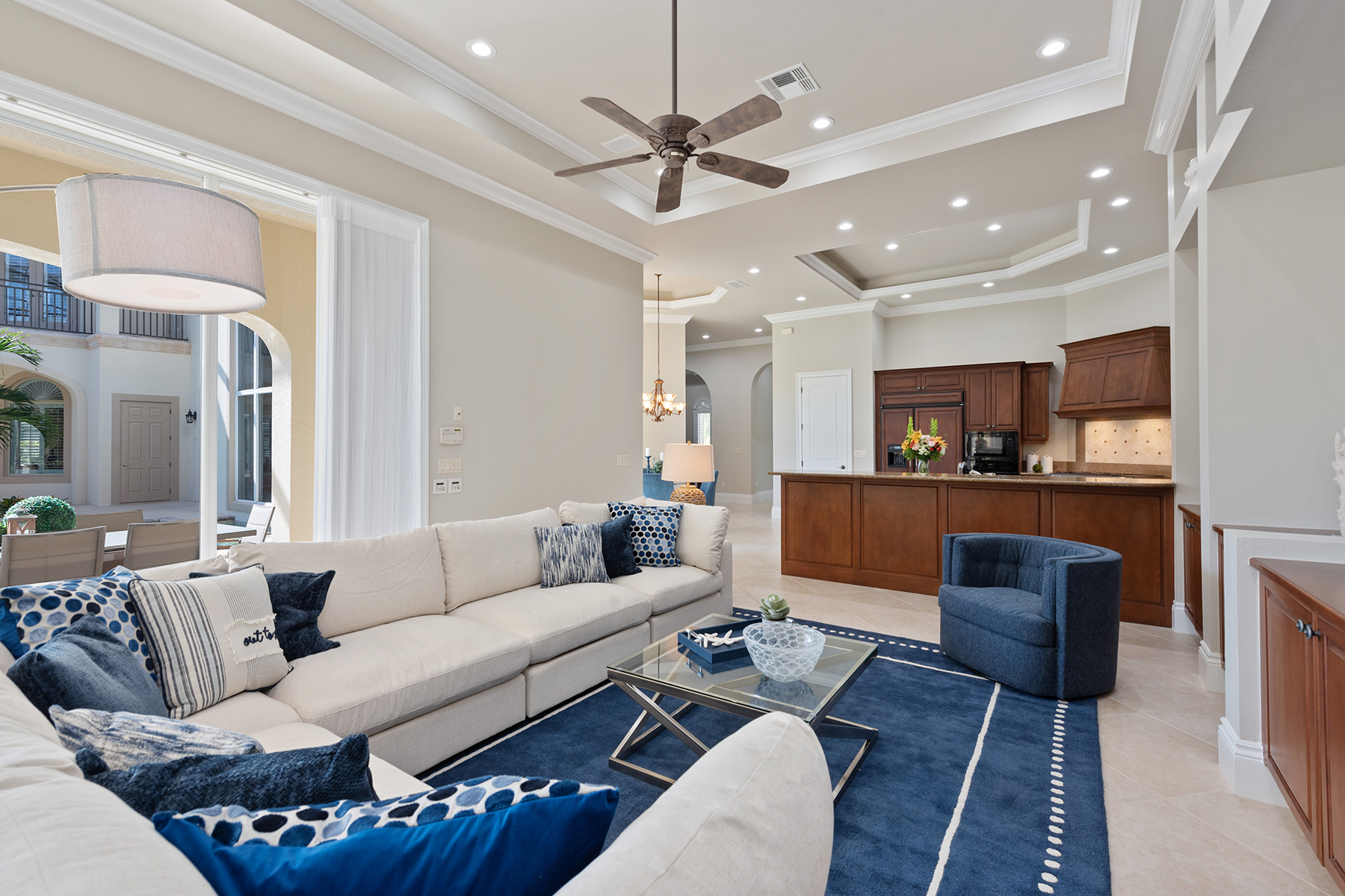 3856 Isla Del Sol Way