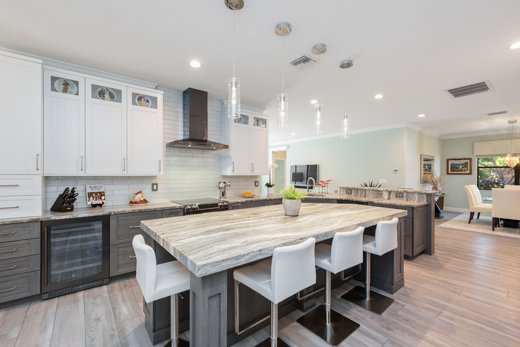 3869 Treasure Cove Circle