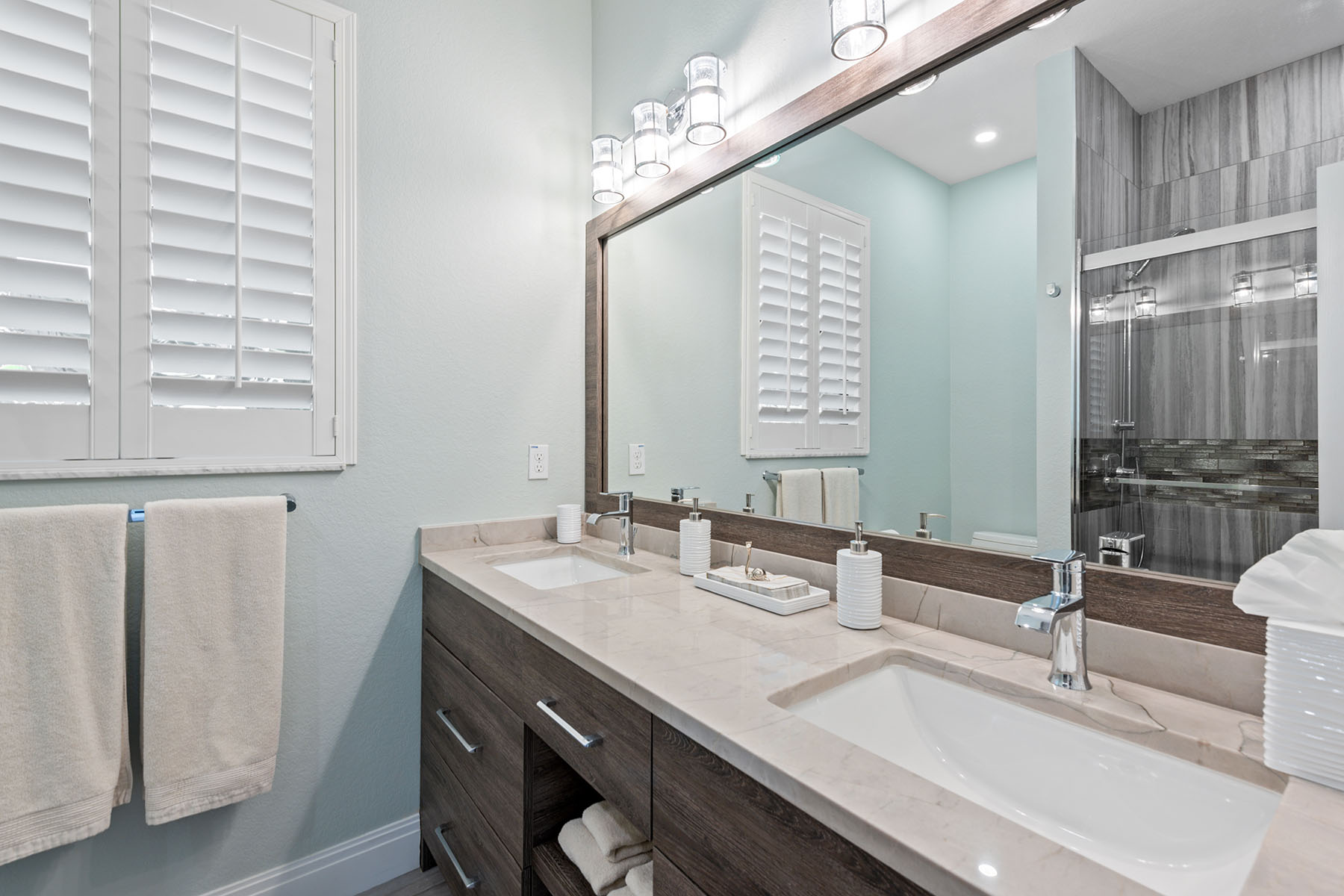 3869 Treasure Cove Circle