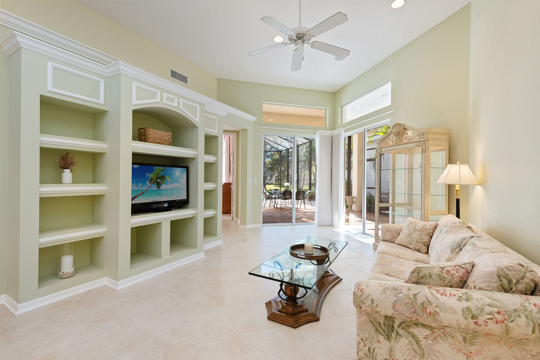 8556 Pepper Tree Way