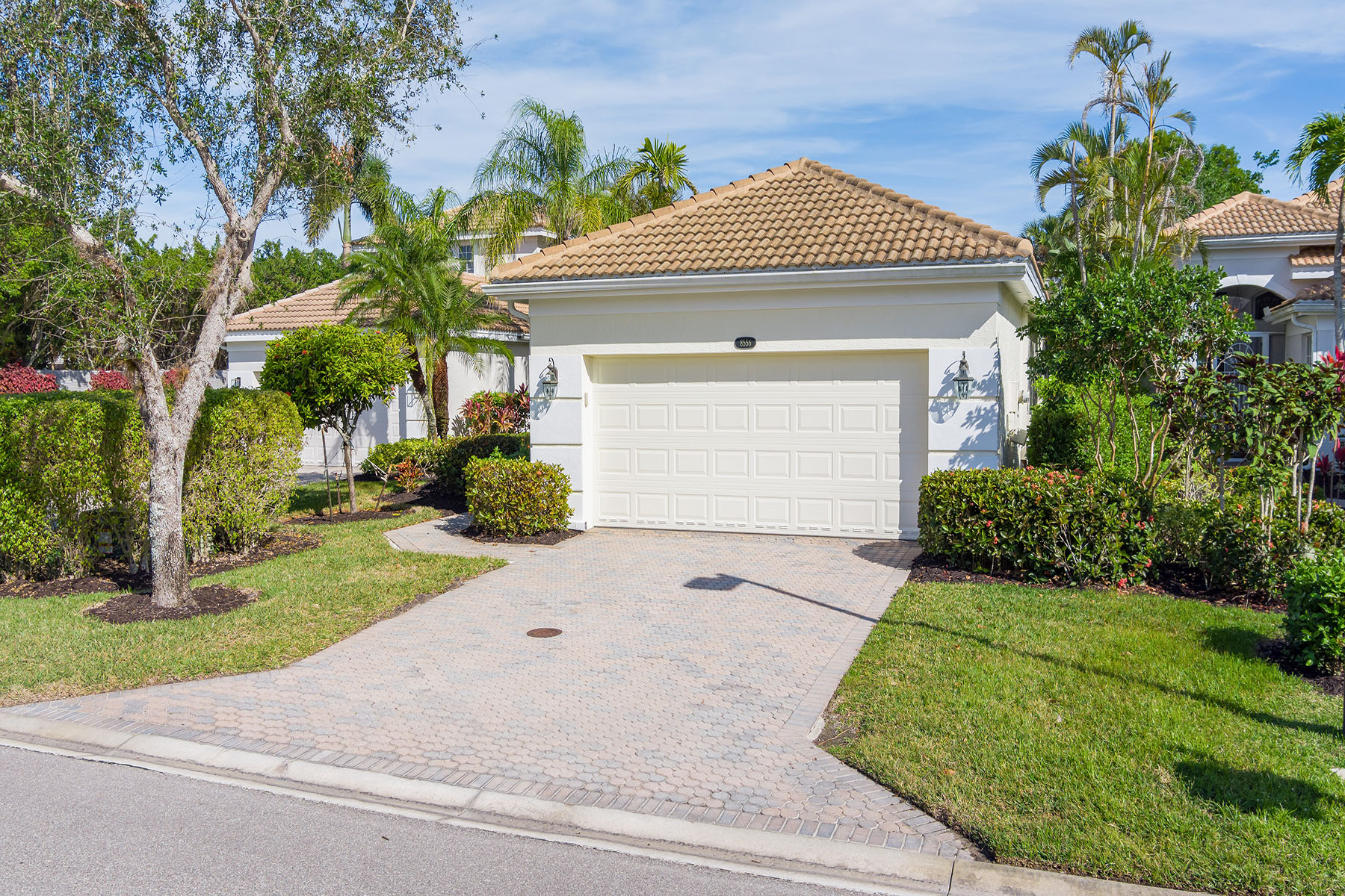 8556 Pepper Tree Way