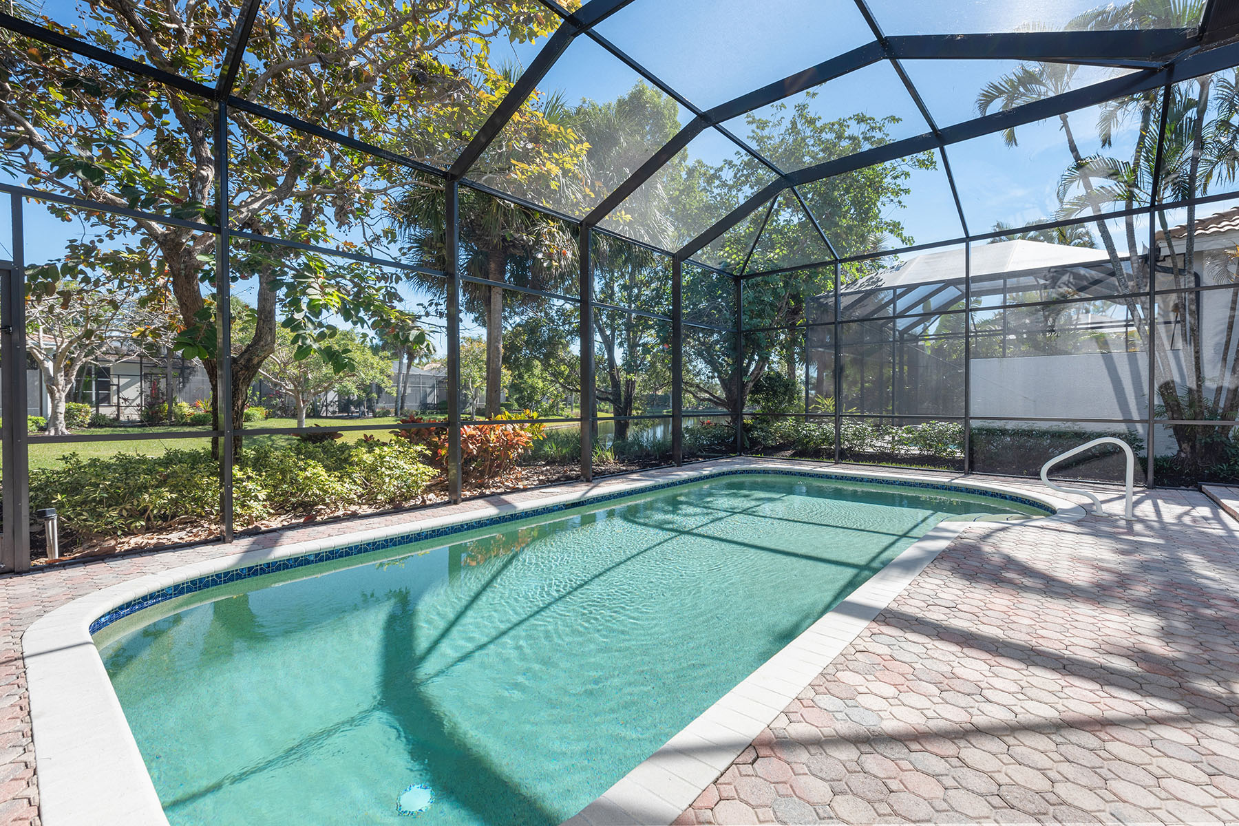 8556 Pepper Tree Way