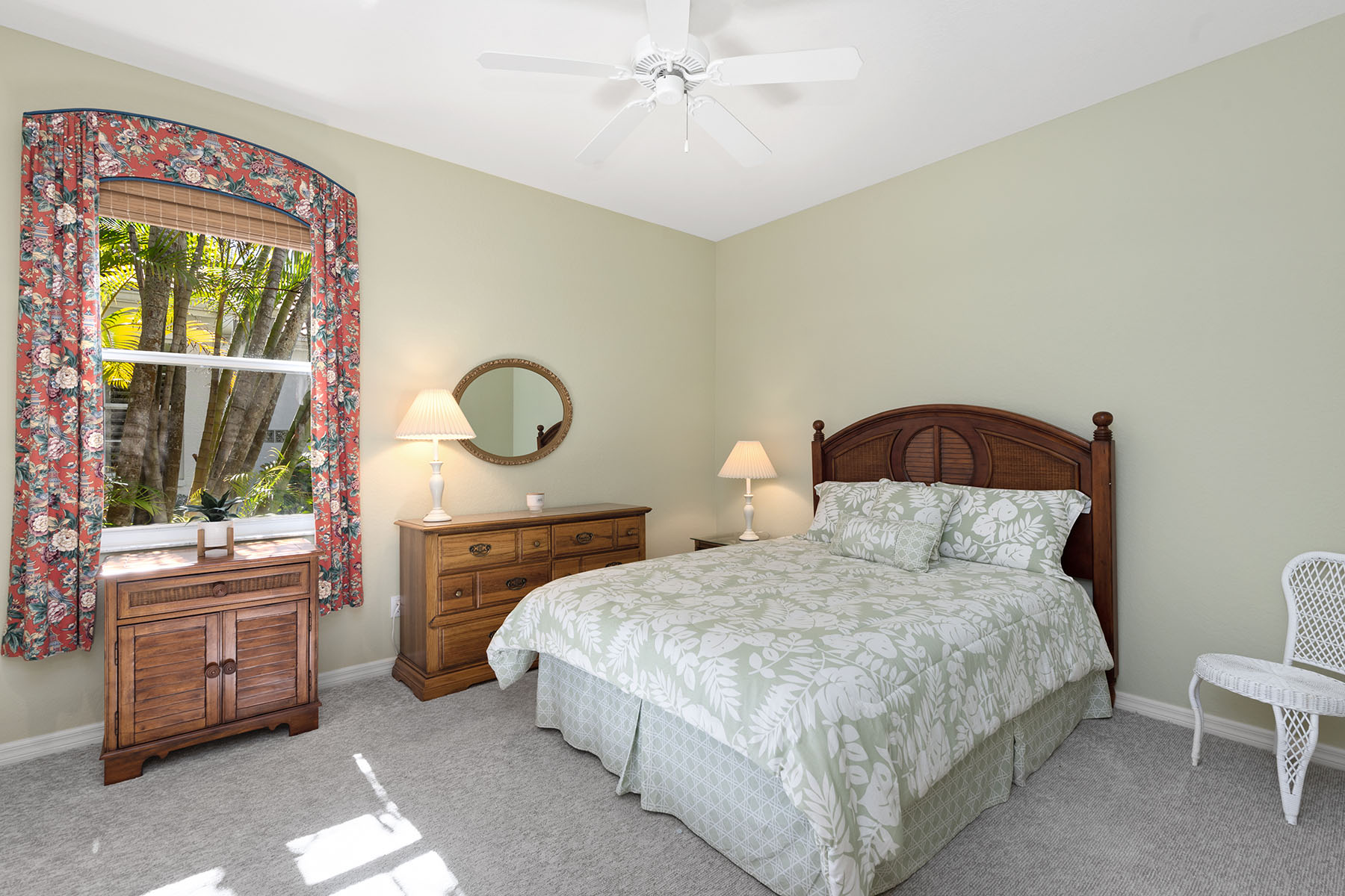 8556 Pepper Tree Way