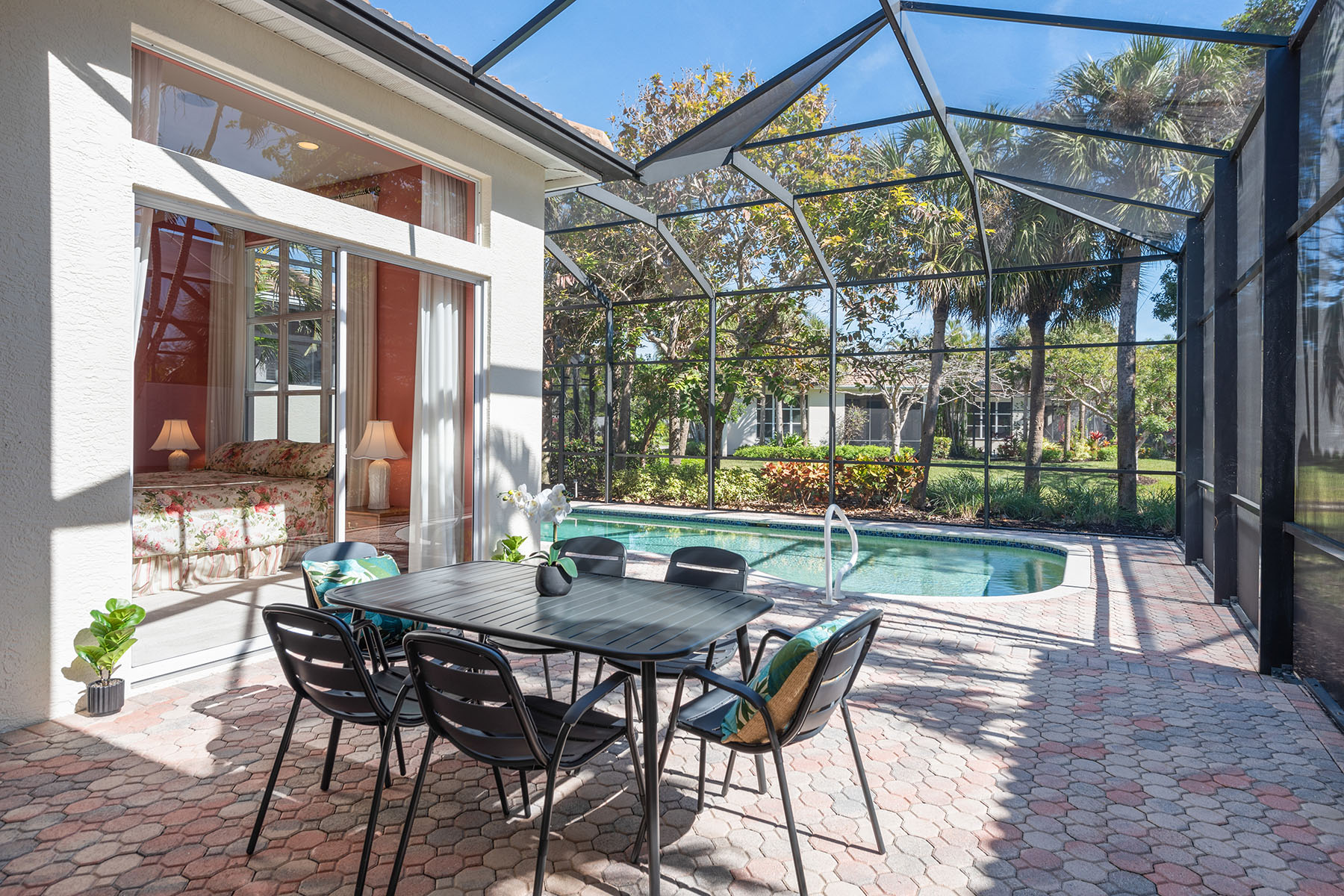 8556 Pepper Tree Way