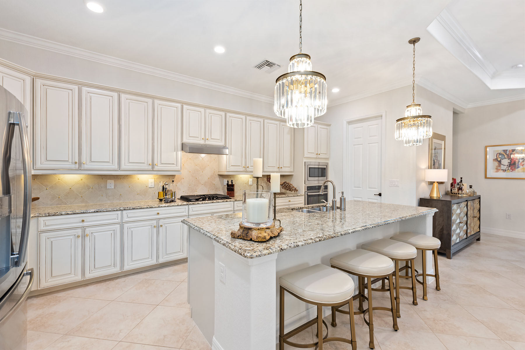 2806 Aviamar Circle
