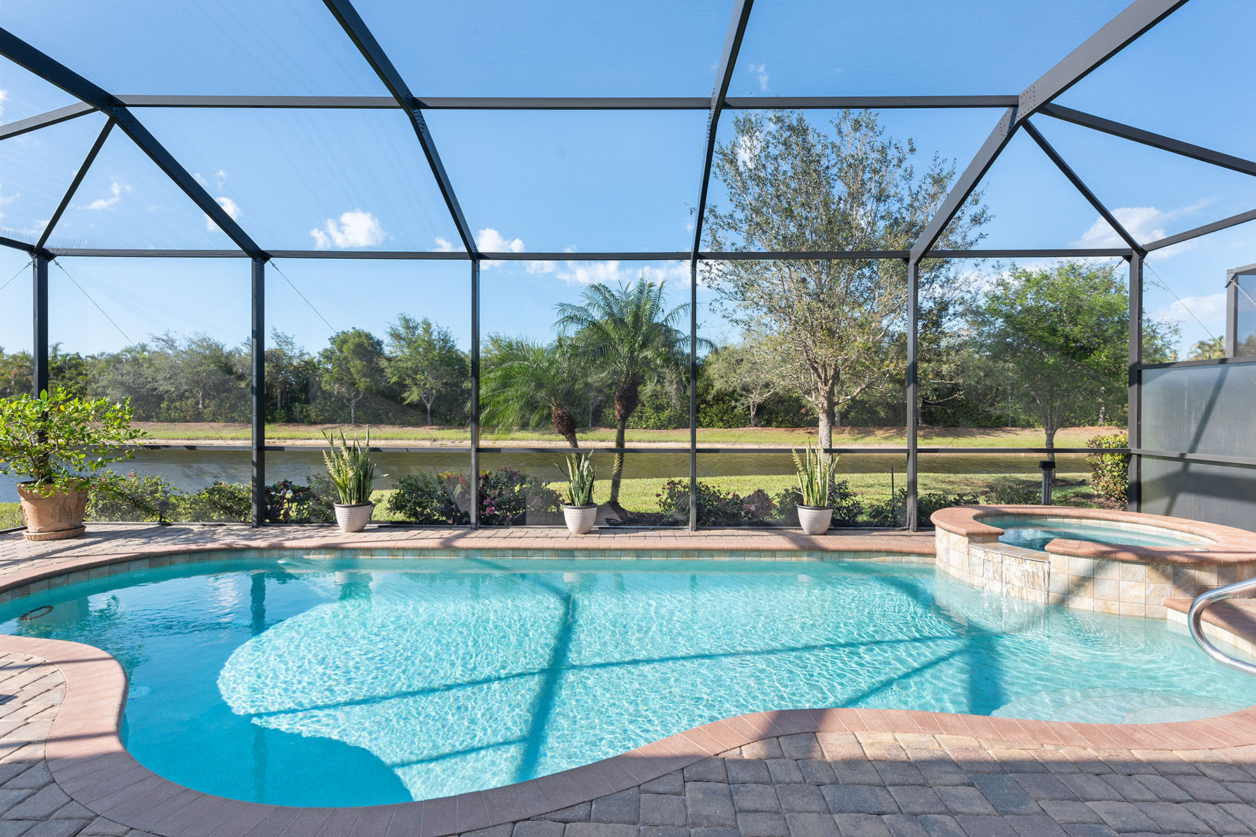 2806 Aviamar Circle
