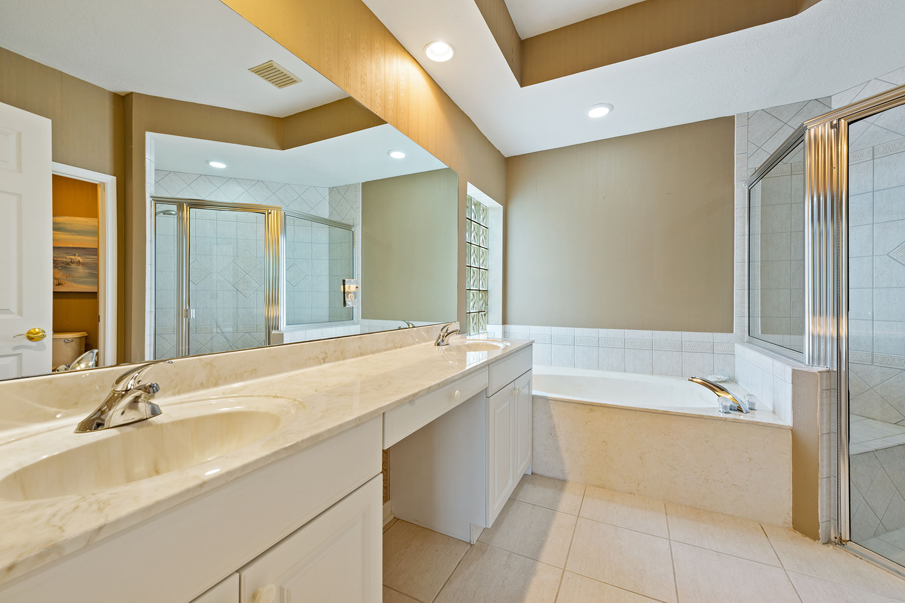 8525 Pepper Tree Way