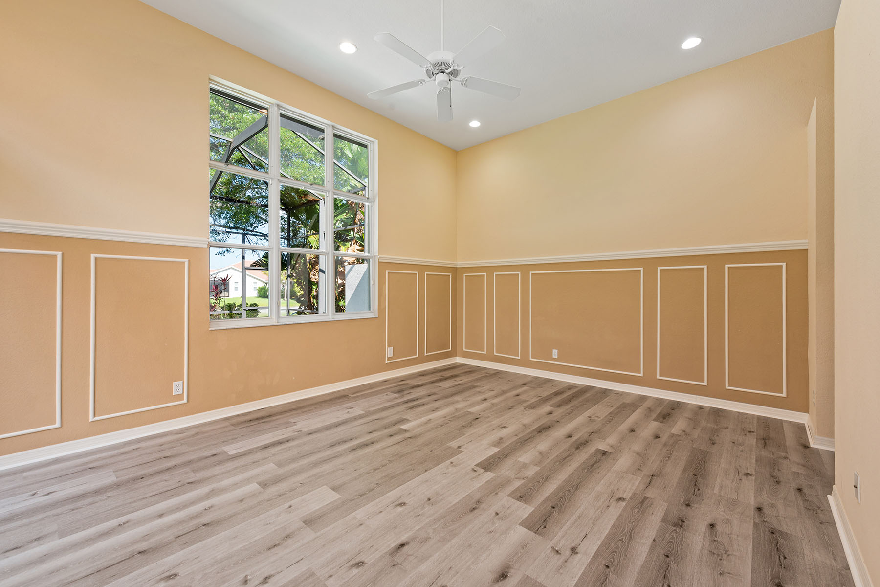 8525 Pepper Tree Way
