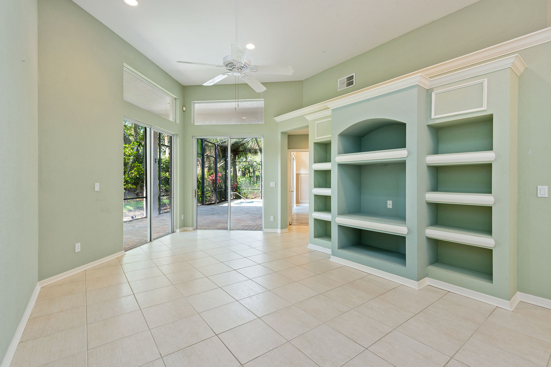 8525 Pepper Tree Way