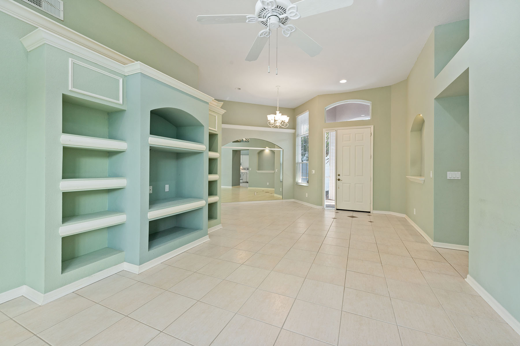 8525 Pepper Tree Way