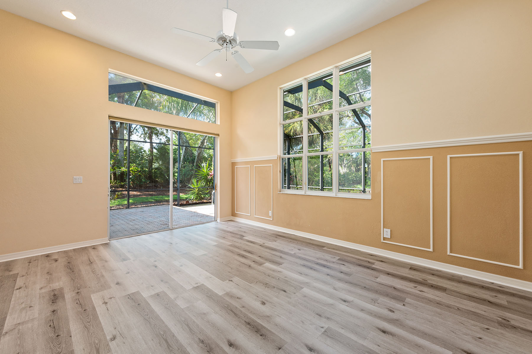 8525 Pepper Tree Way