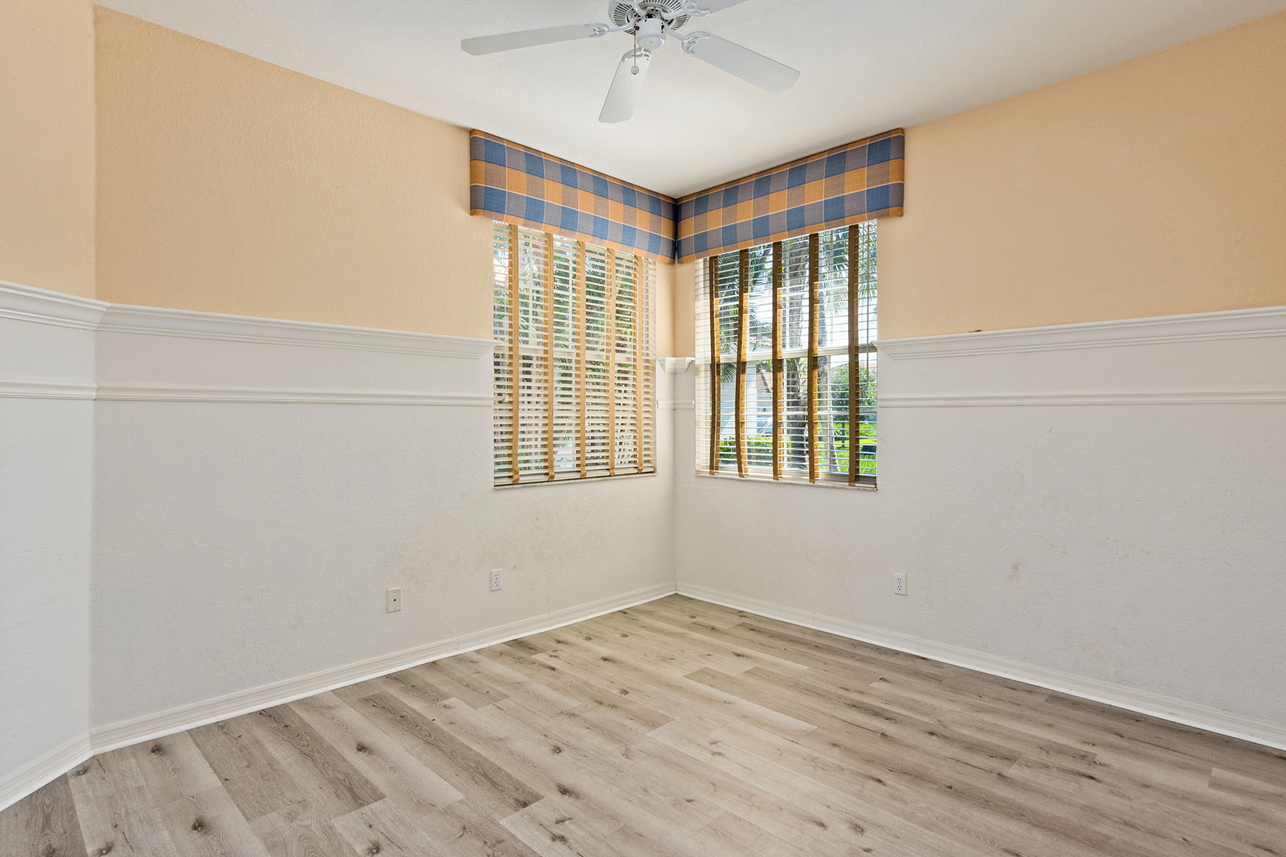 8525 Pepper Tree Way