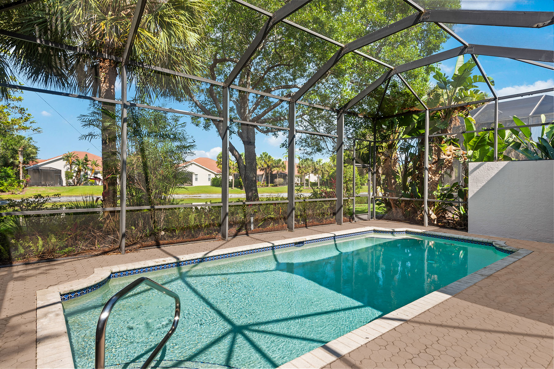 8525 Pepper Tree Way