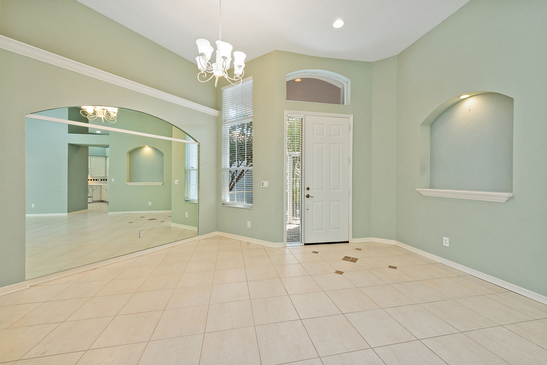 8525 Pepper Tree Way