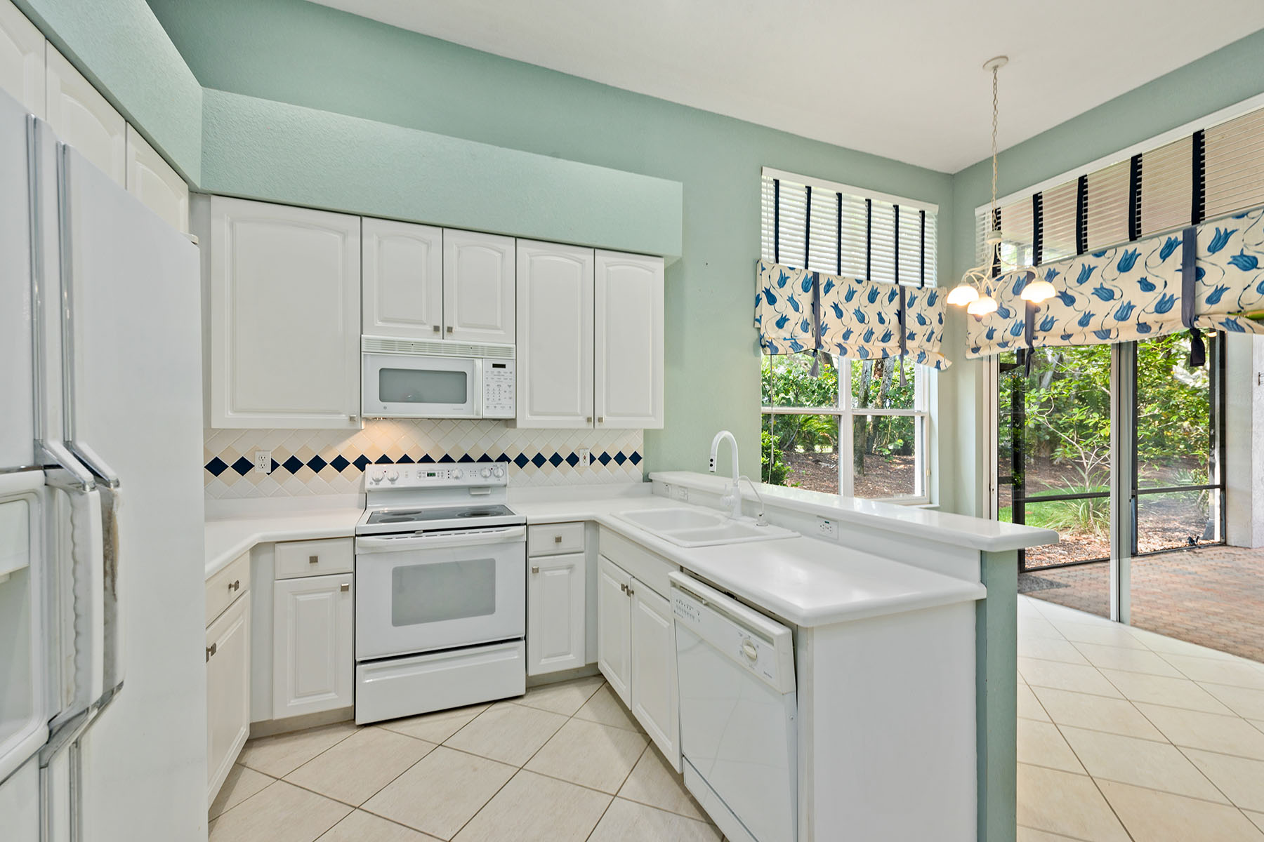 8525 Pepper Tree Way